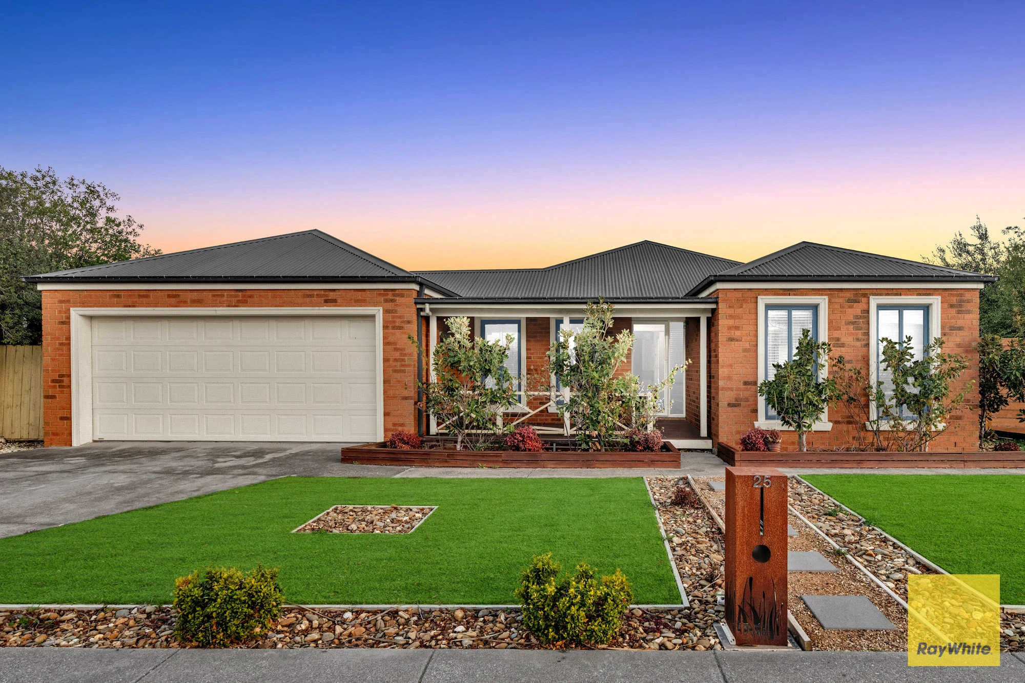 25 Royal Oaks Drive, Tarneit, VIC 3029
