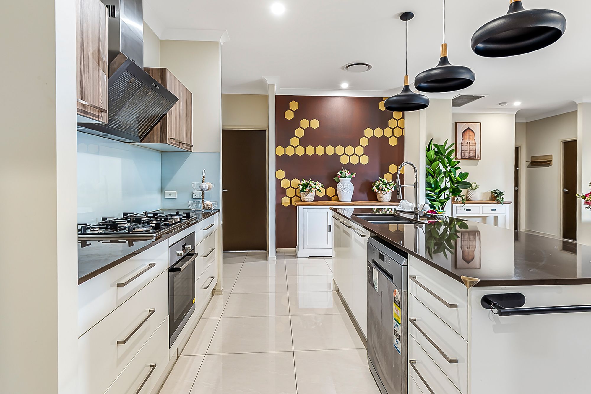 7 Kangaroo Crescent, Springfield Lakes, QLD 4300 - Sold House - Ray ...
