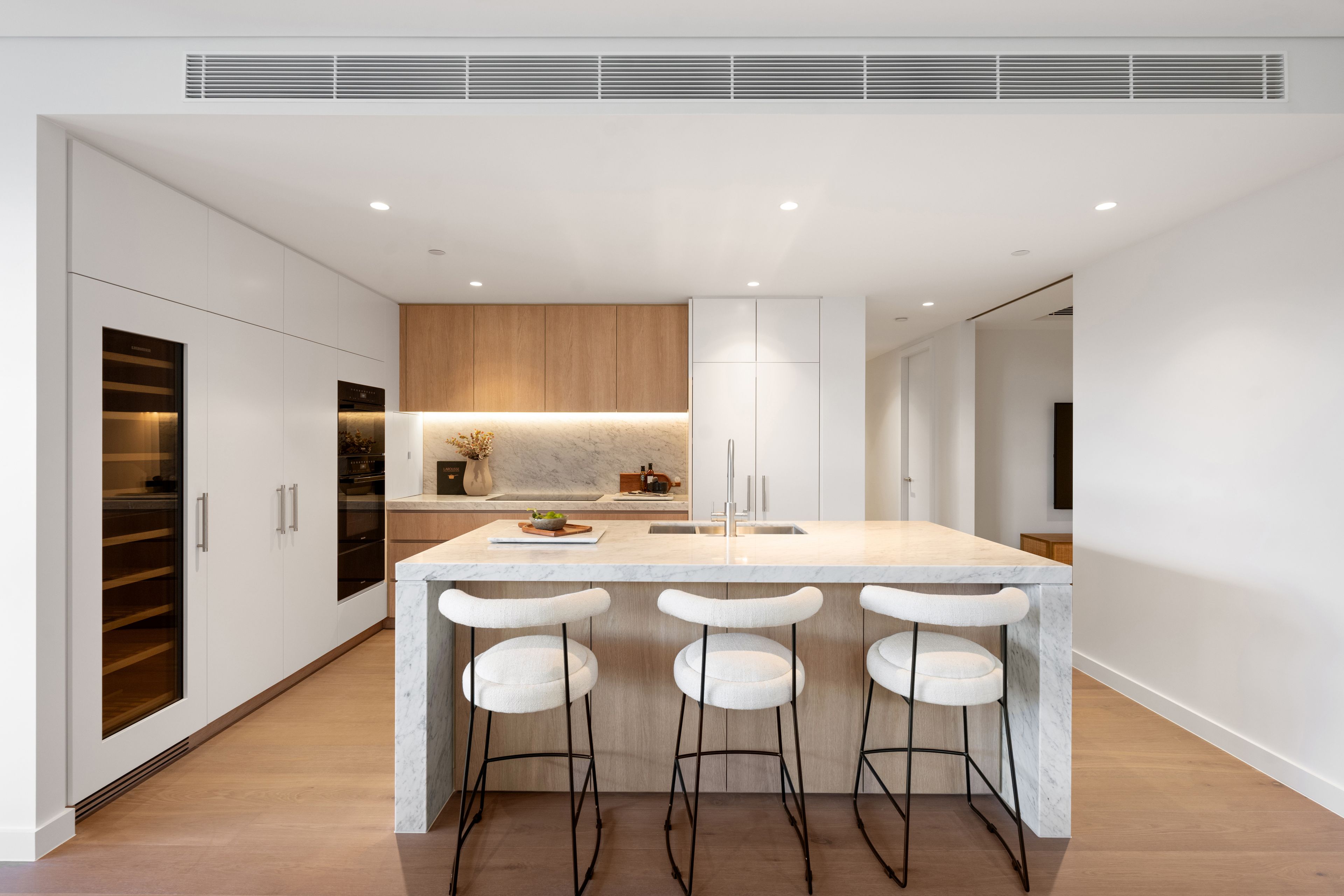 203/131 Holt Avenue — photo 5 of 14