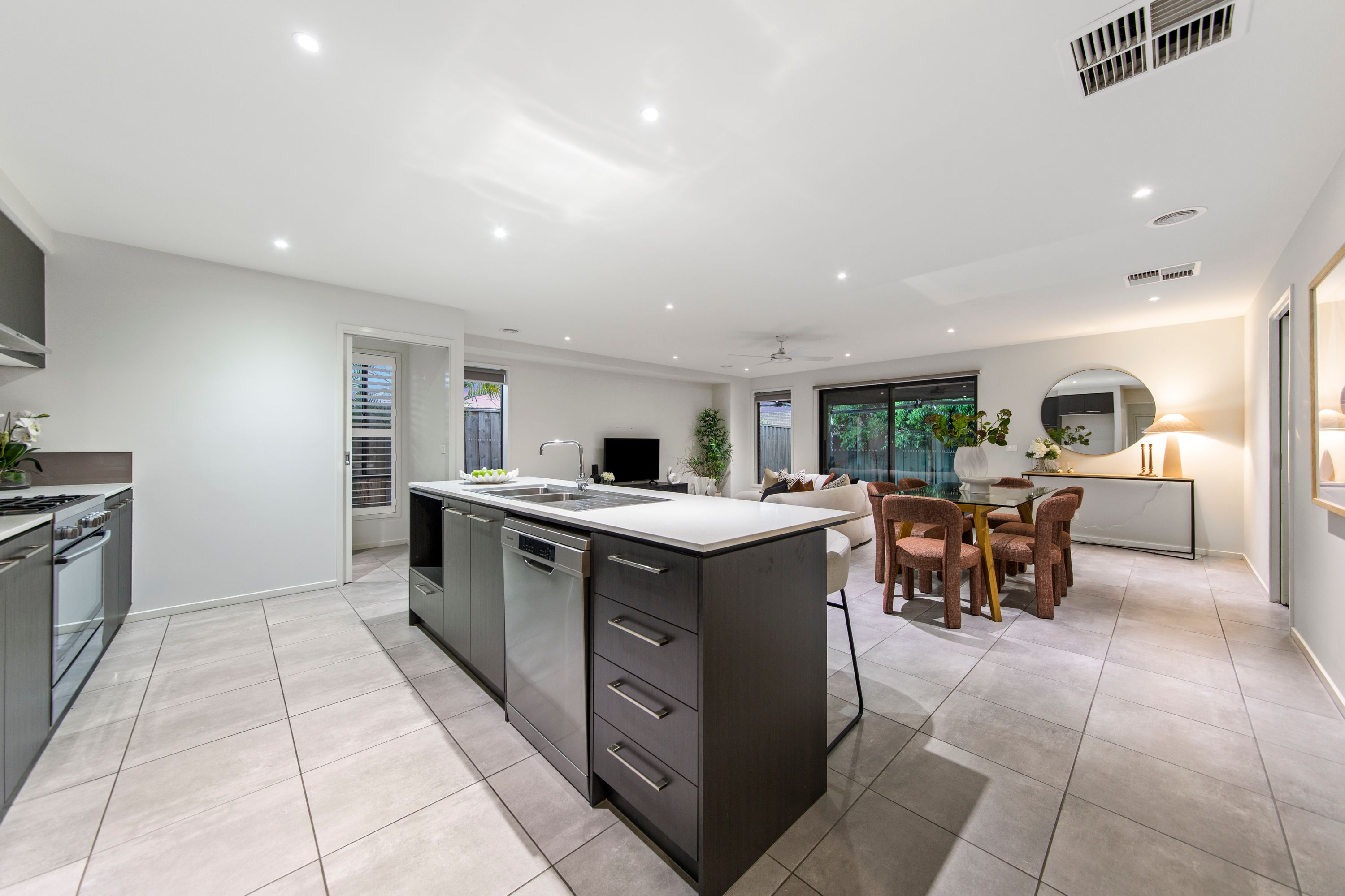 46 Lotus Street — photo 17 of 30