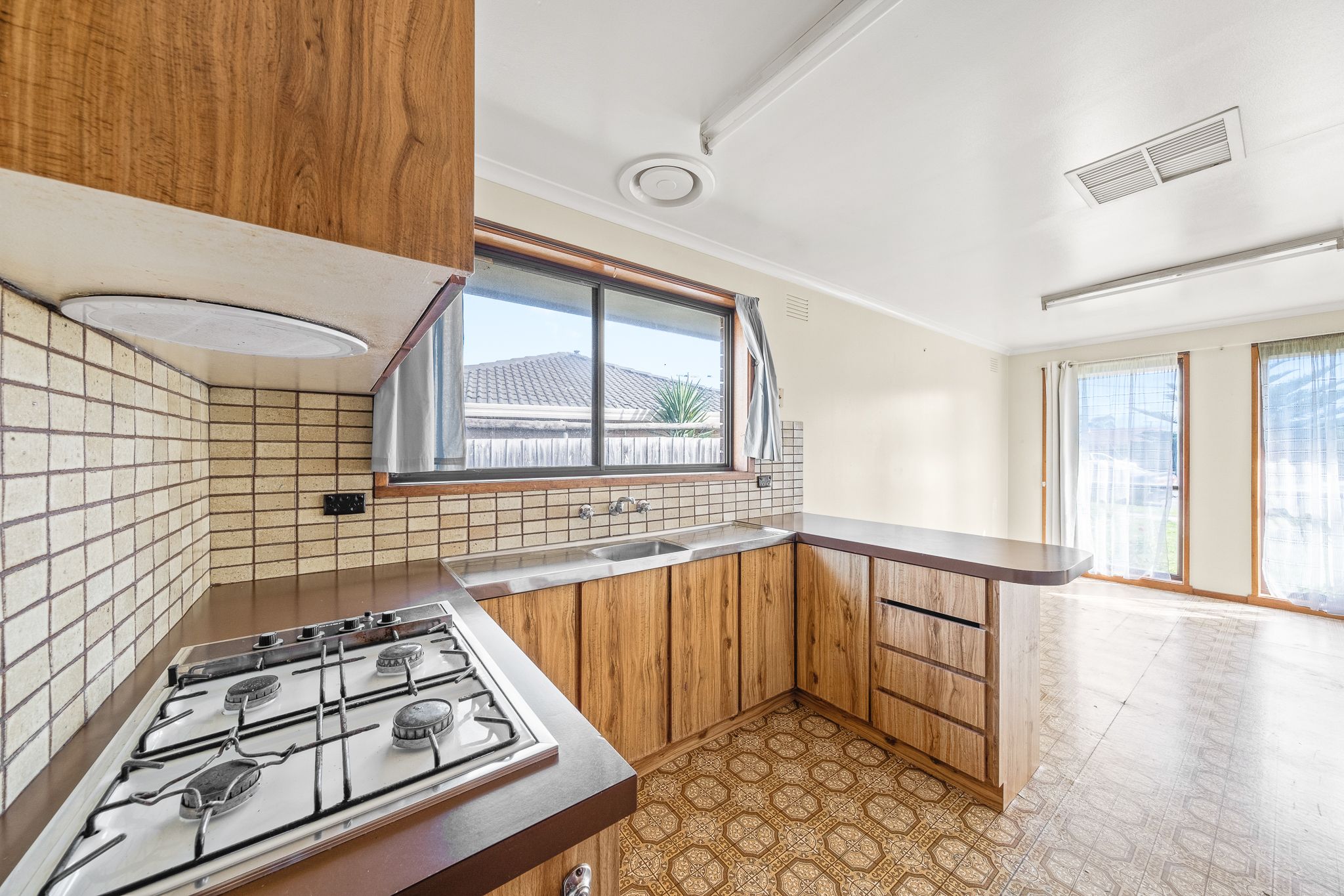 16 Camms Road, Cranbourne, VIC 3977