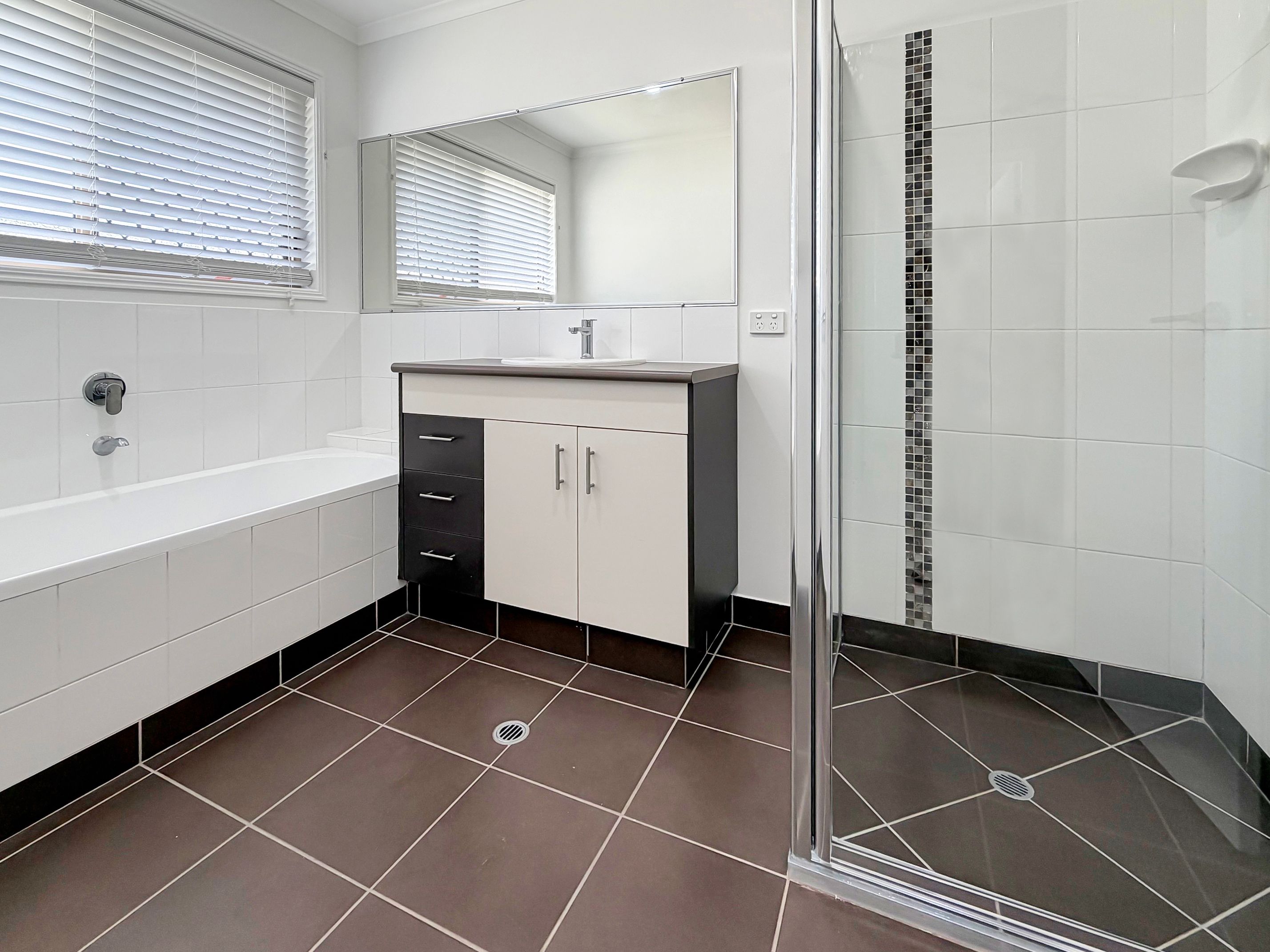 9 Carmen Close — photo 10 of 14