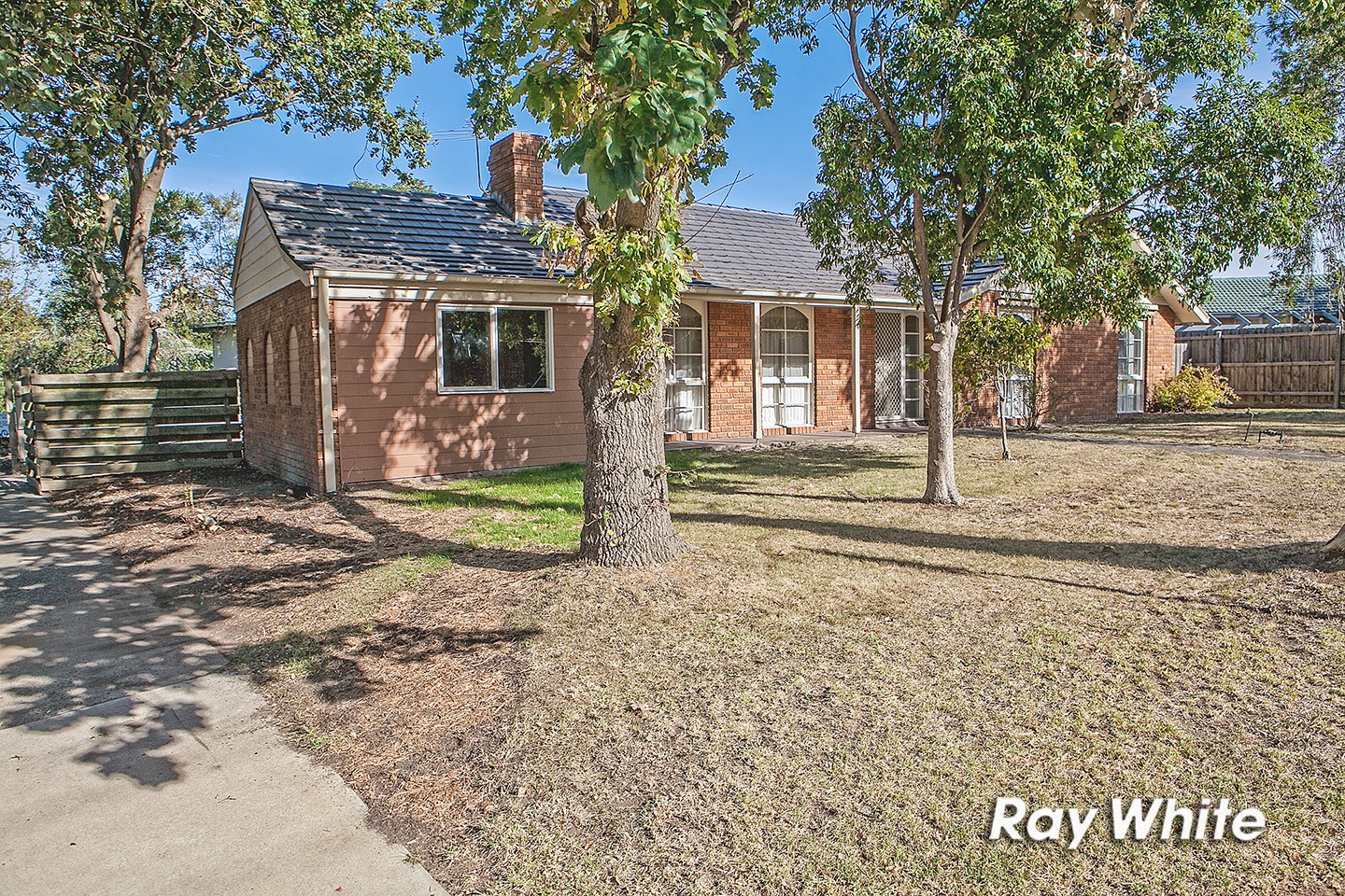 1 Deanswood Drive, Somerville, VIC 3912