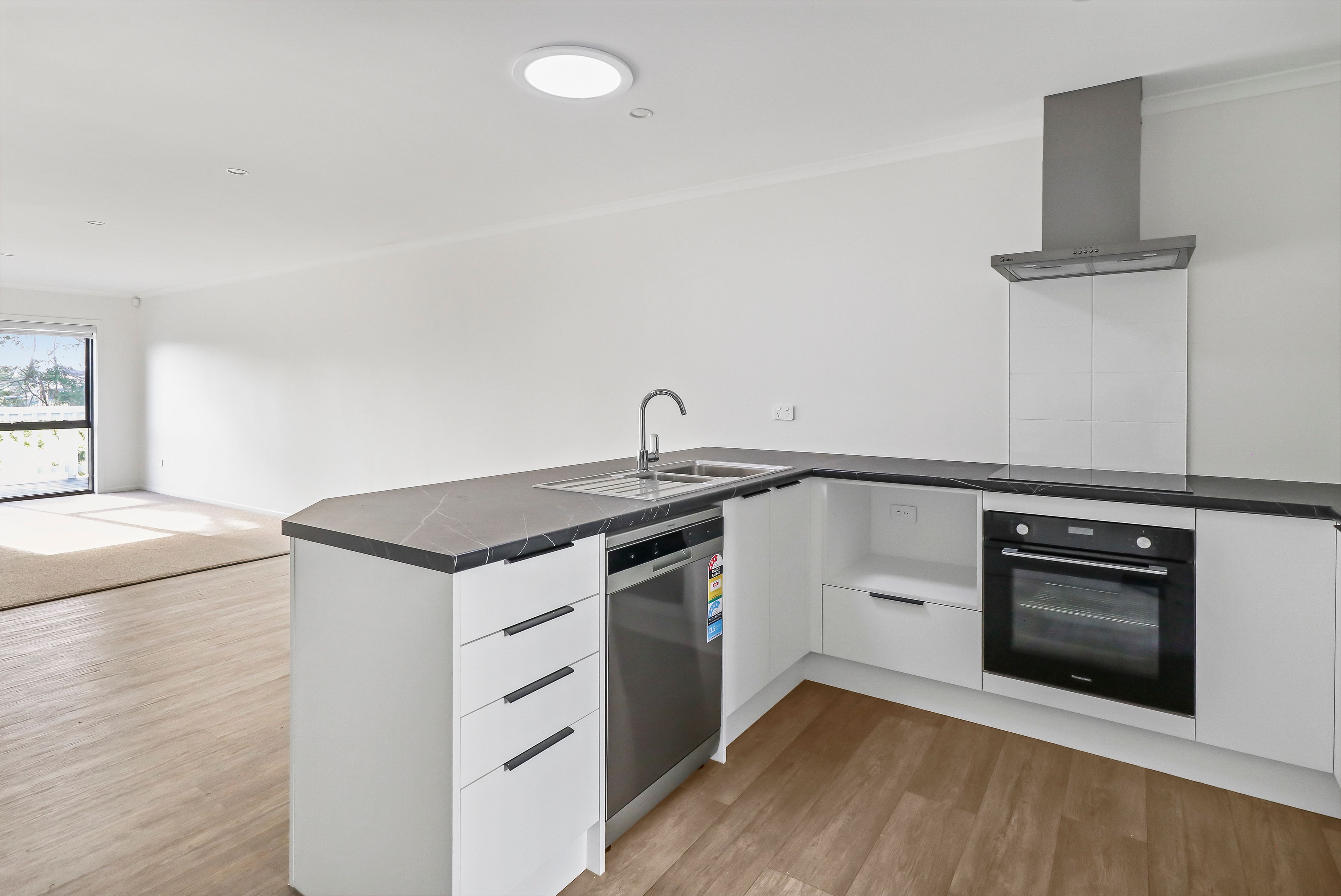 2/72 Alabaster Drive, Papatoetoe, Manukau City