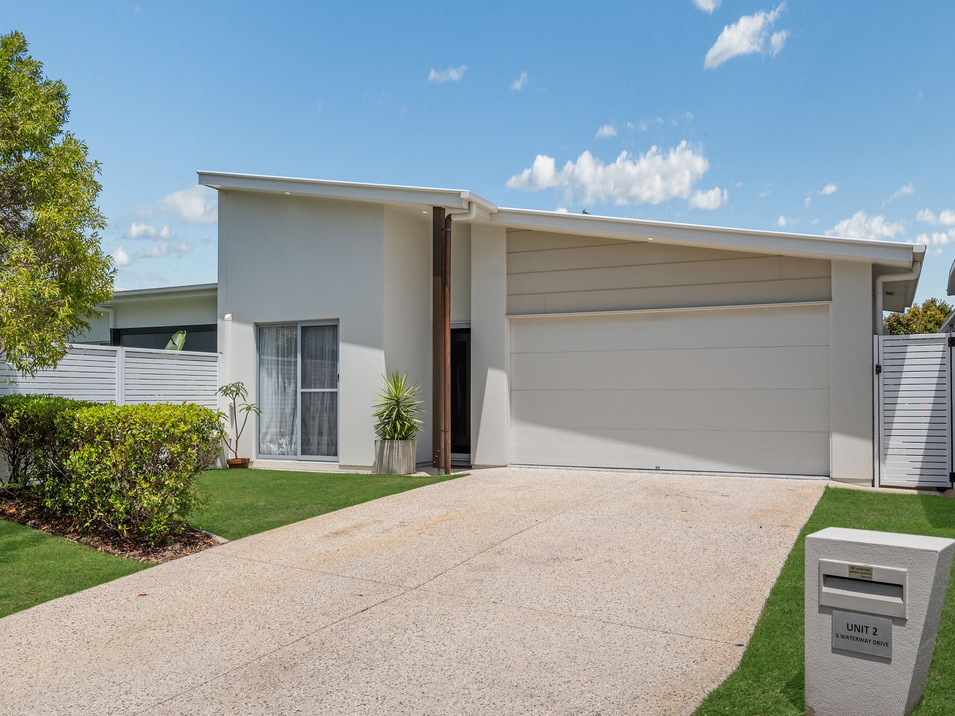 6 Waterway Drive, Birtinya QLD 4575