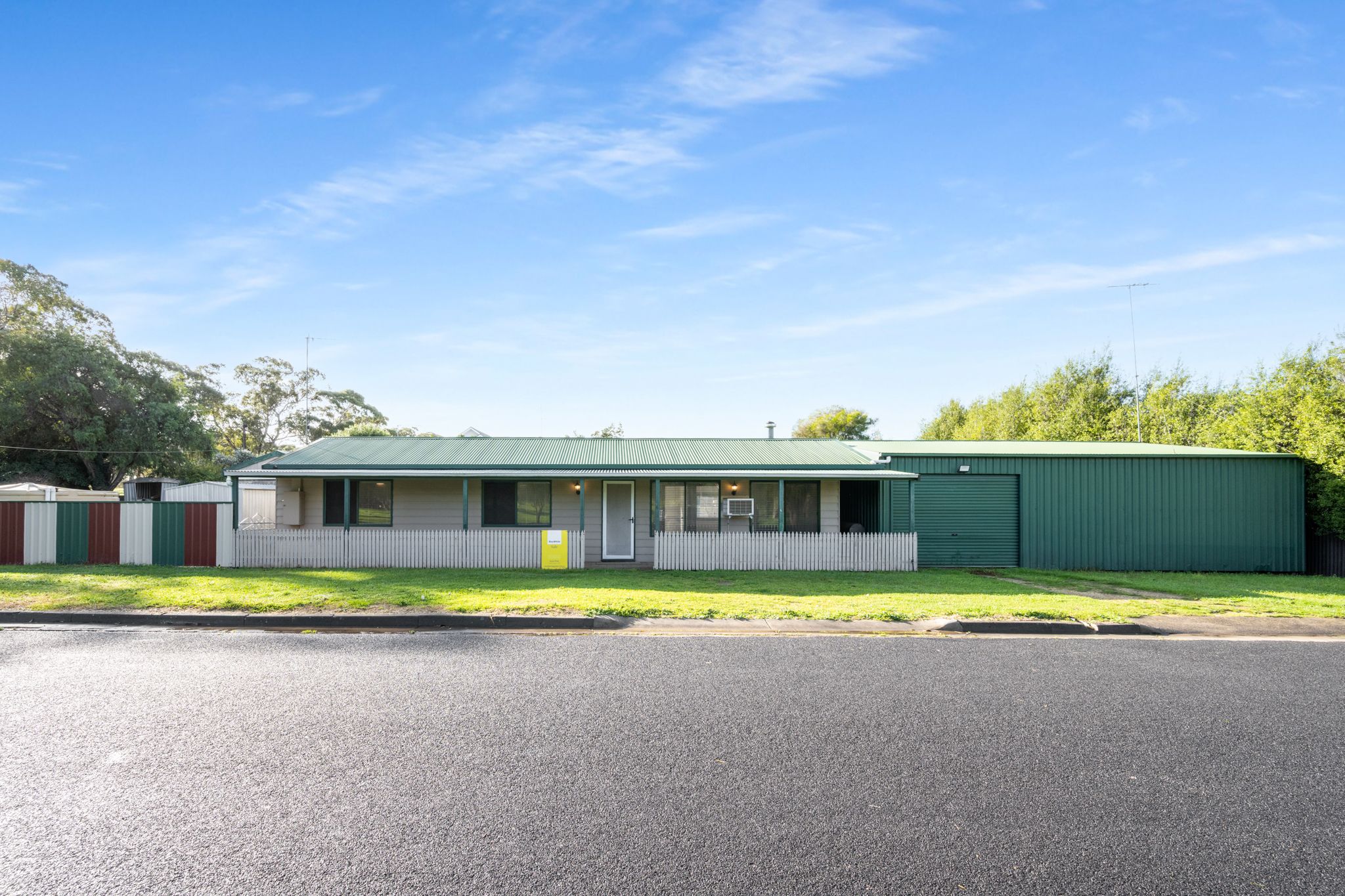 1 Oak Avenue — photo 11 of 14