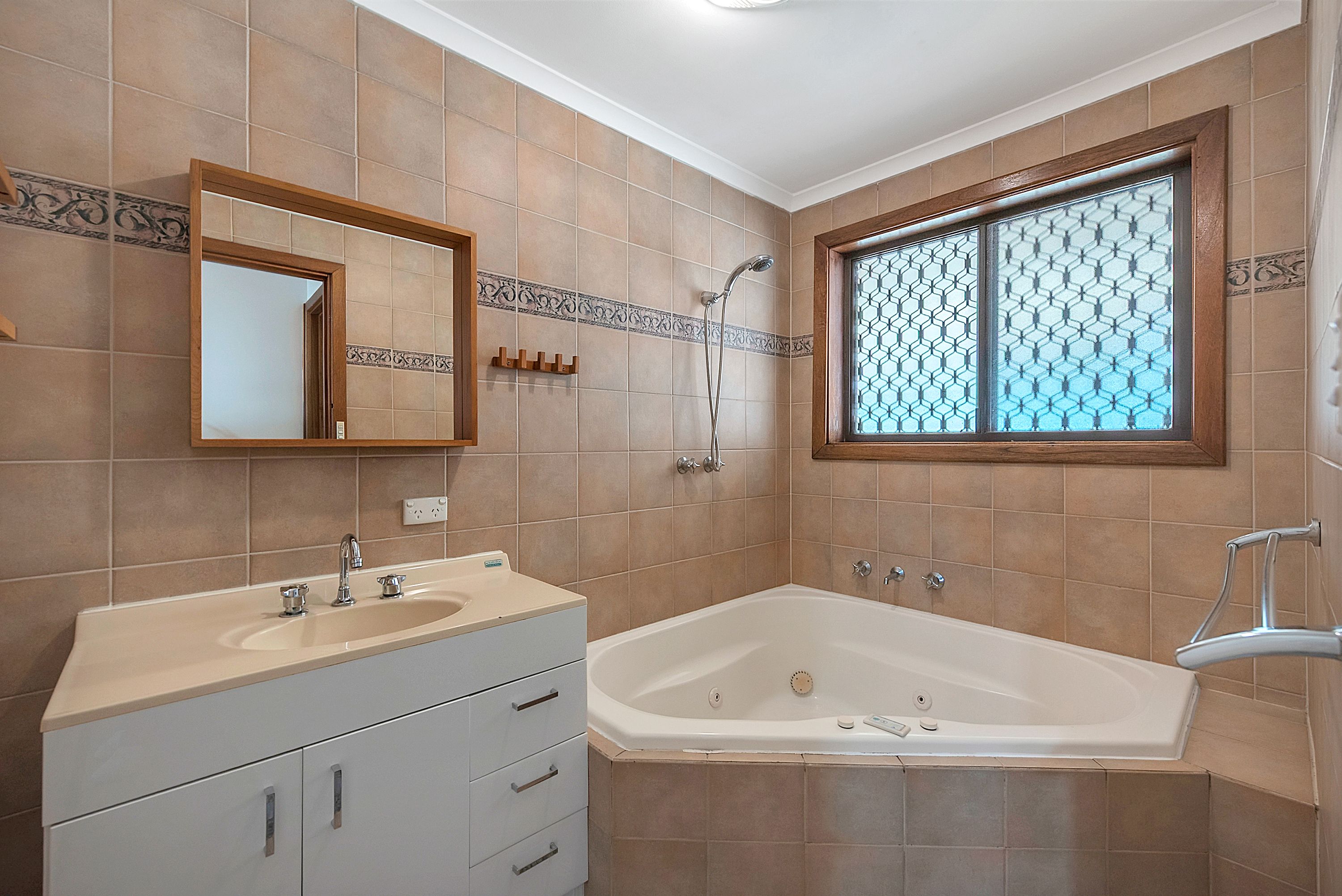 132 Andrew Smith Drive — photo 7 of 9
