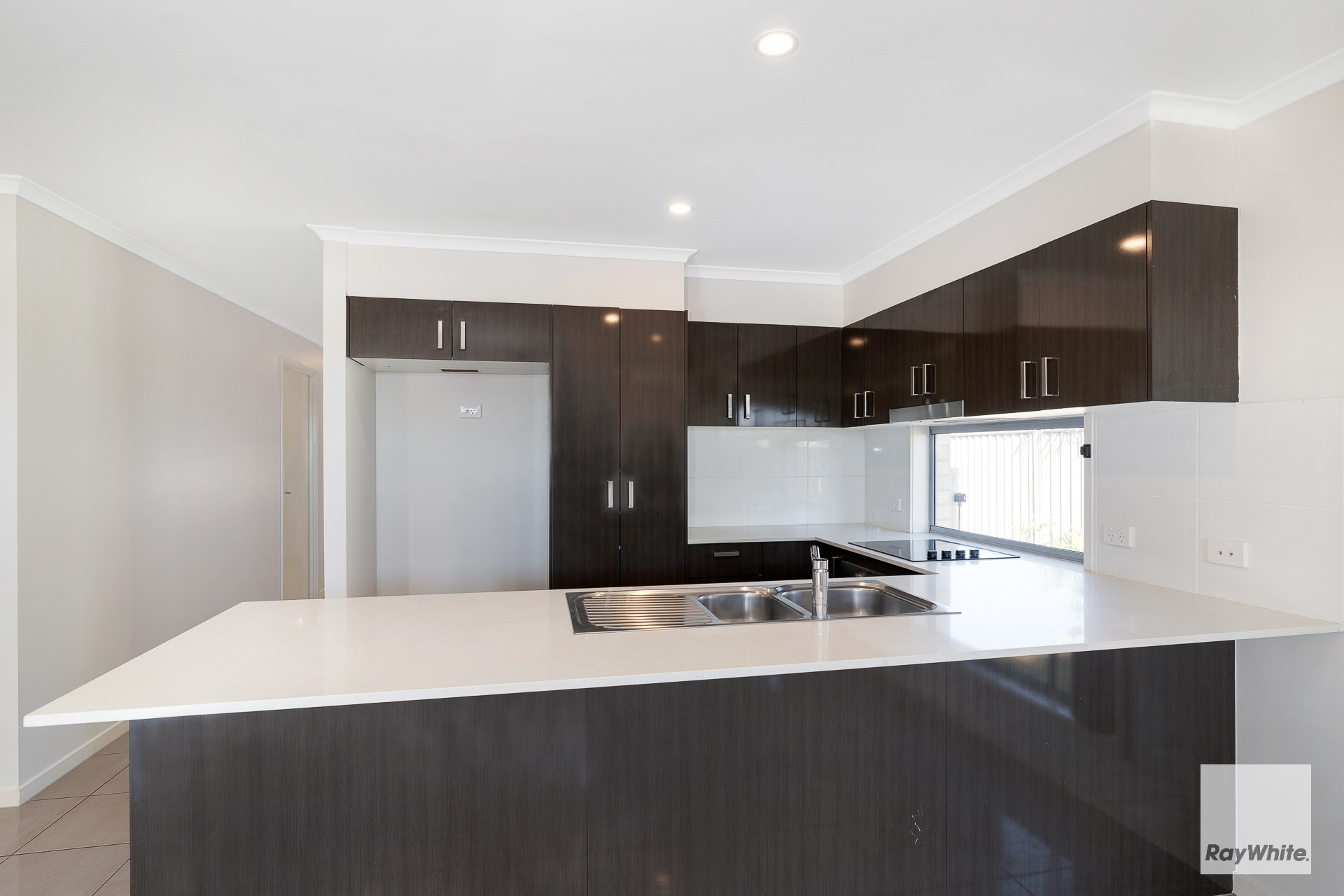 9 Colville Street, Redland Bay, QLD 4165