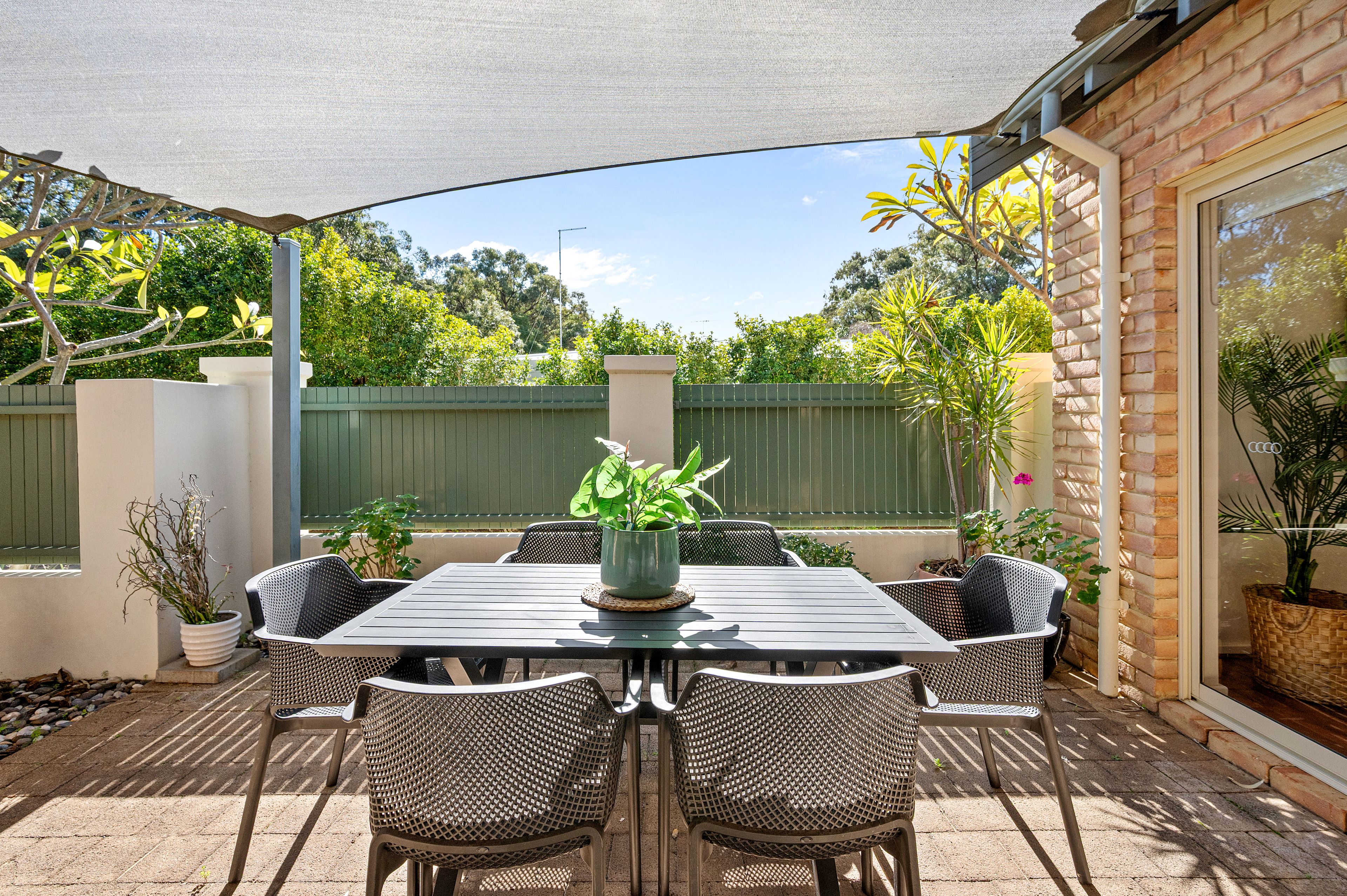 53 Bournemouth Crescent — photo 9 of 19