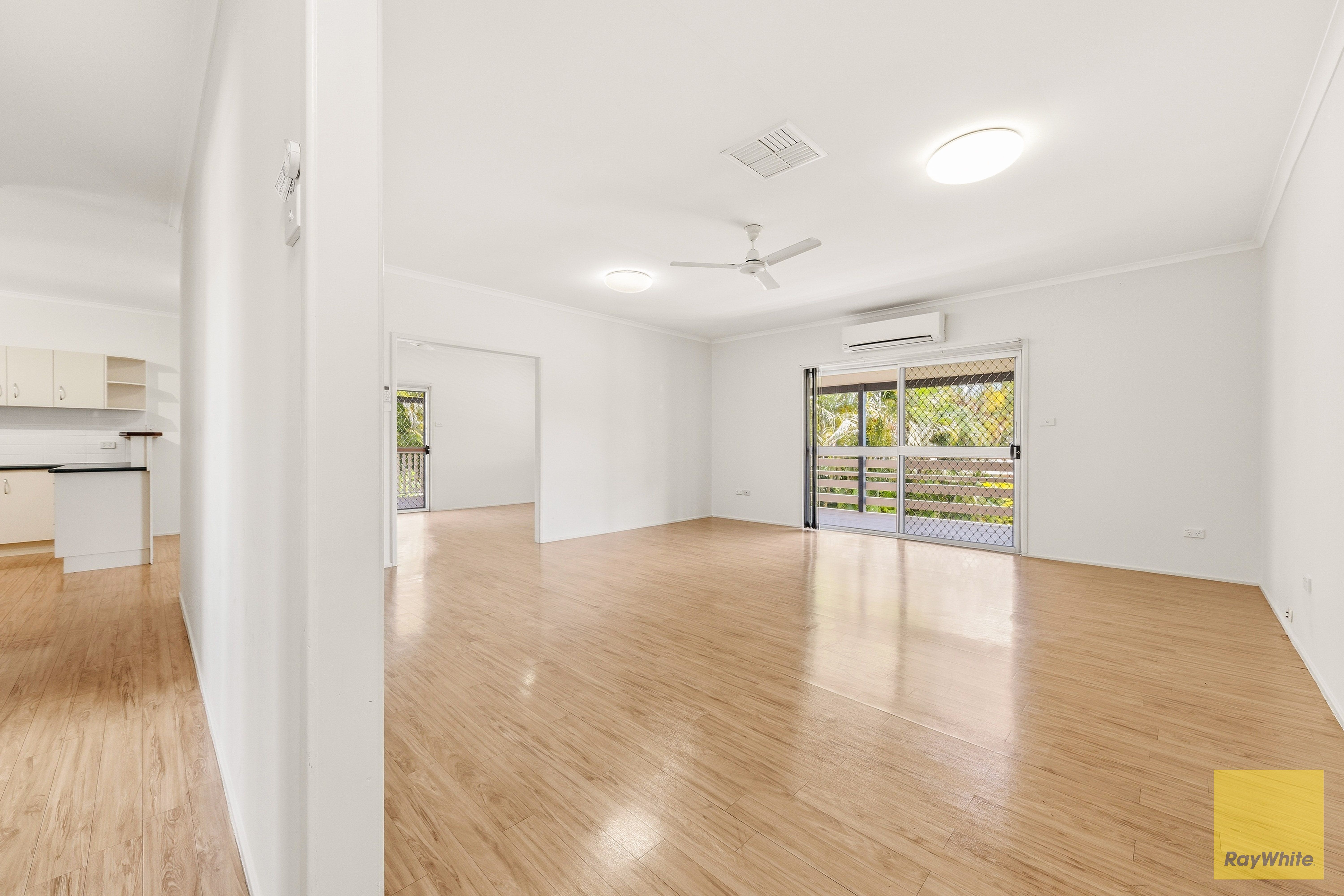 30 Mellish Crescent — photo 8 of 30