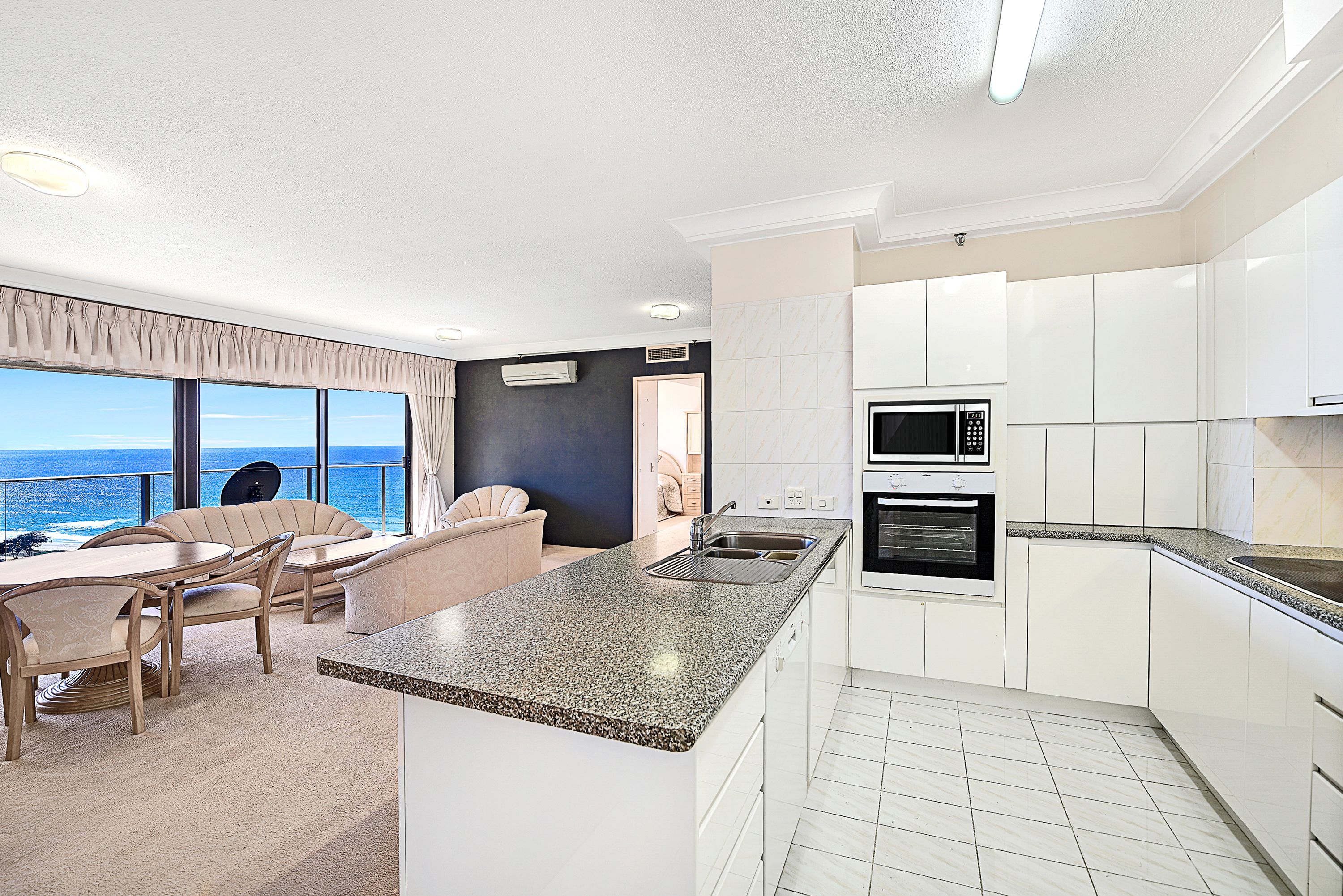 126/2 Admiralty Drive, Surfers Paradise, QLD 4217