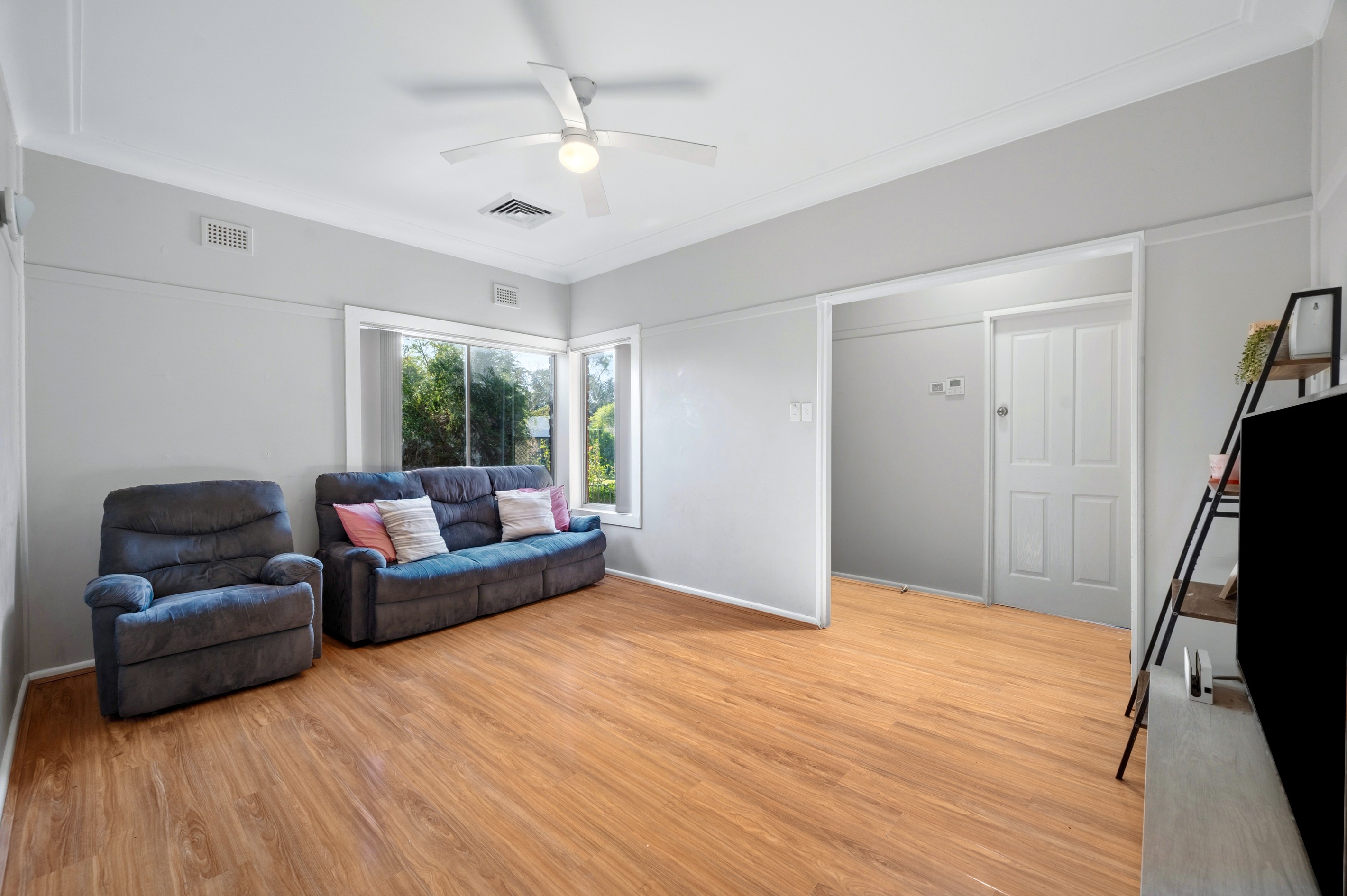 5 Lachlan Place, Campbelltown, NSW 2560