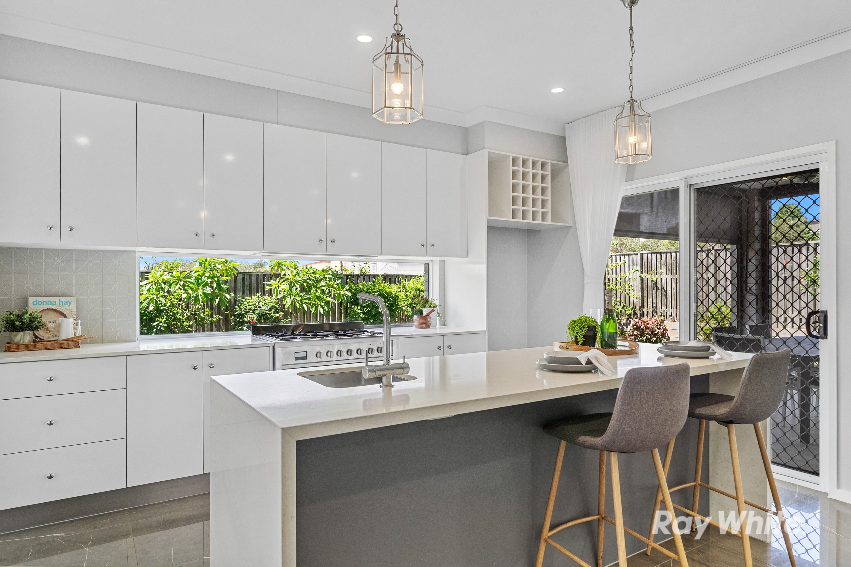 33 Mahogany Place, Karawatha, QLD 4117