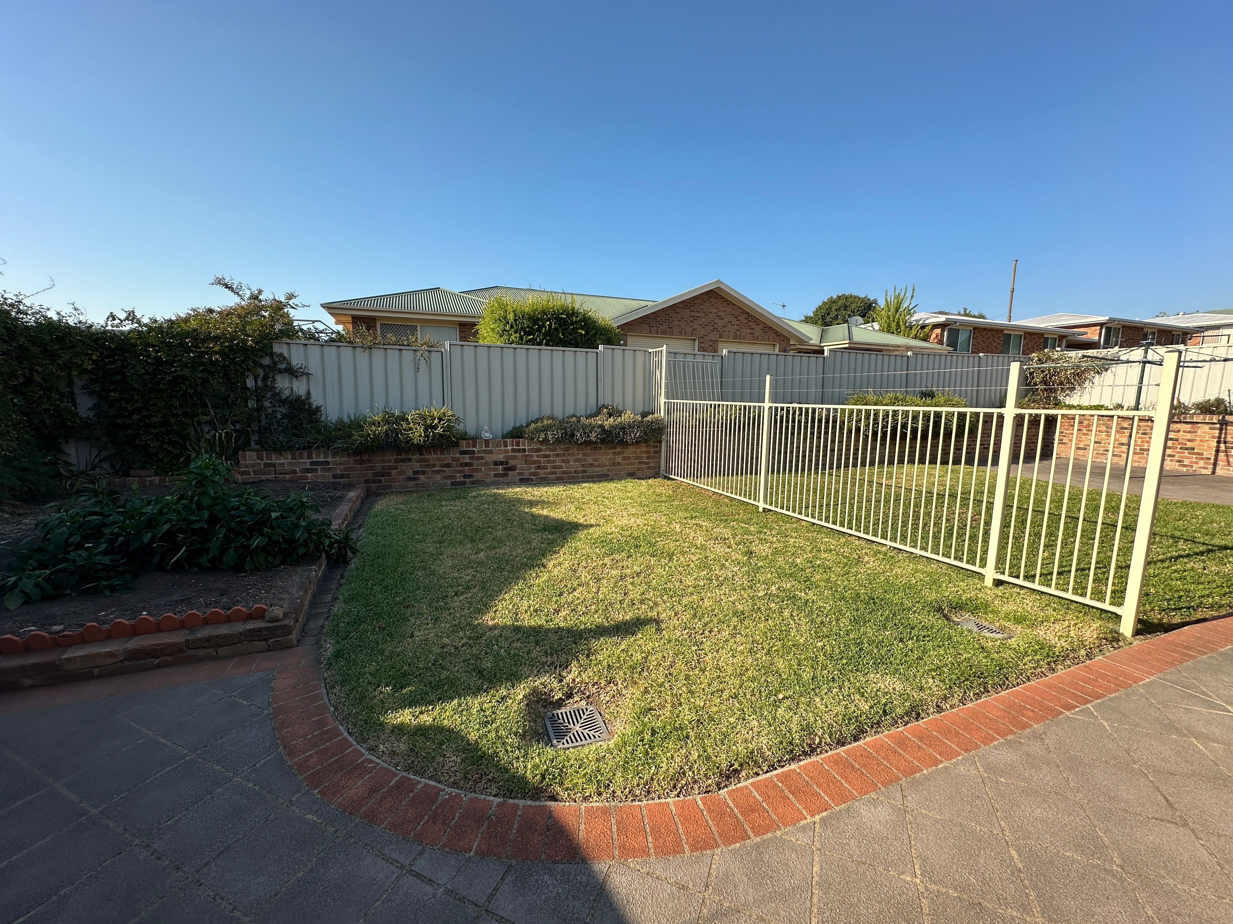24 Howick Street — photo 16 of 17