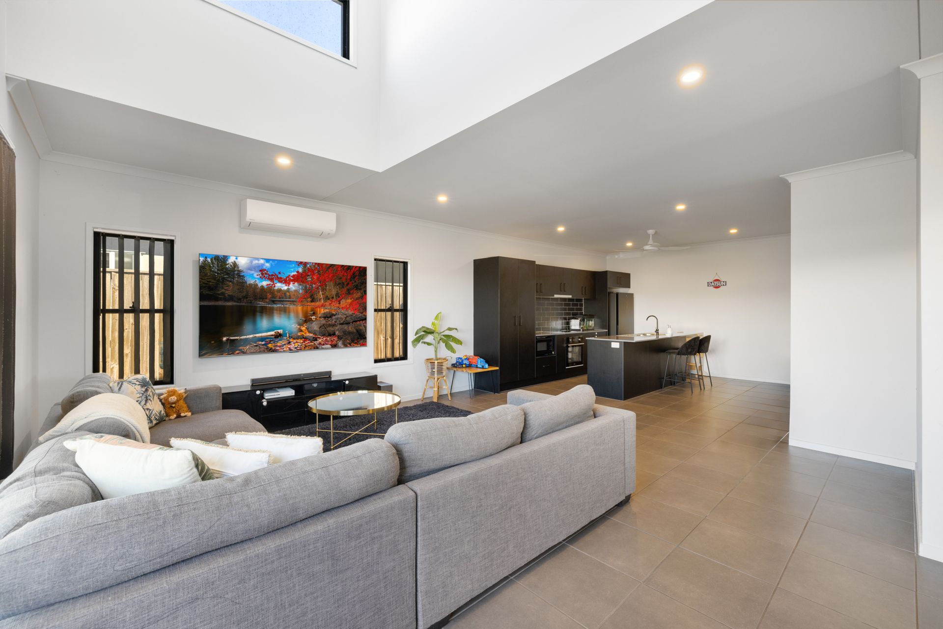 16 Goulburn Crescent — photo 3 of 13
