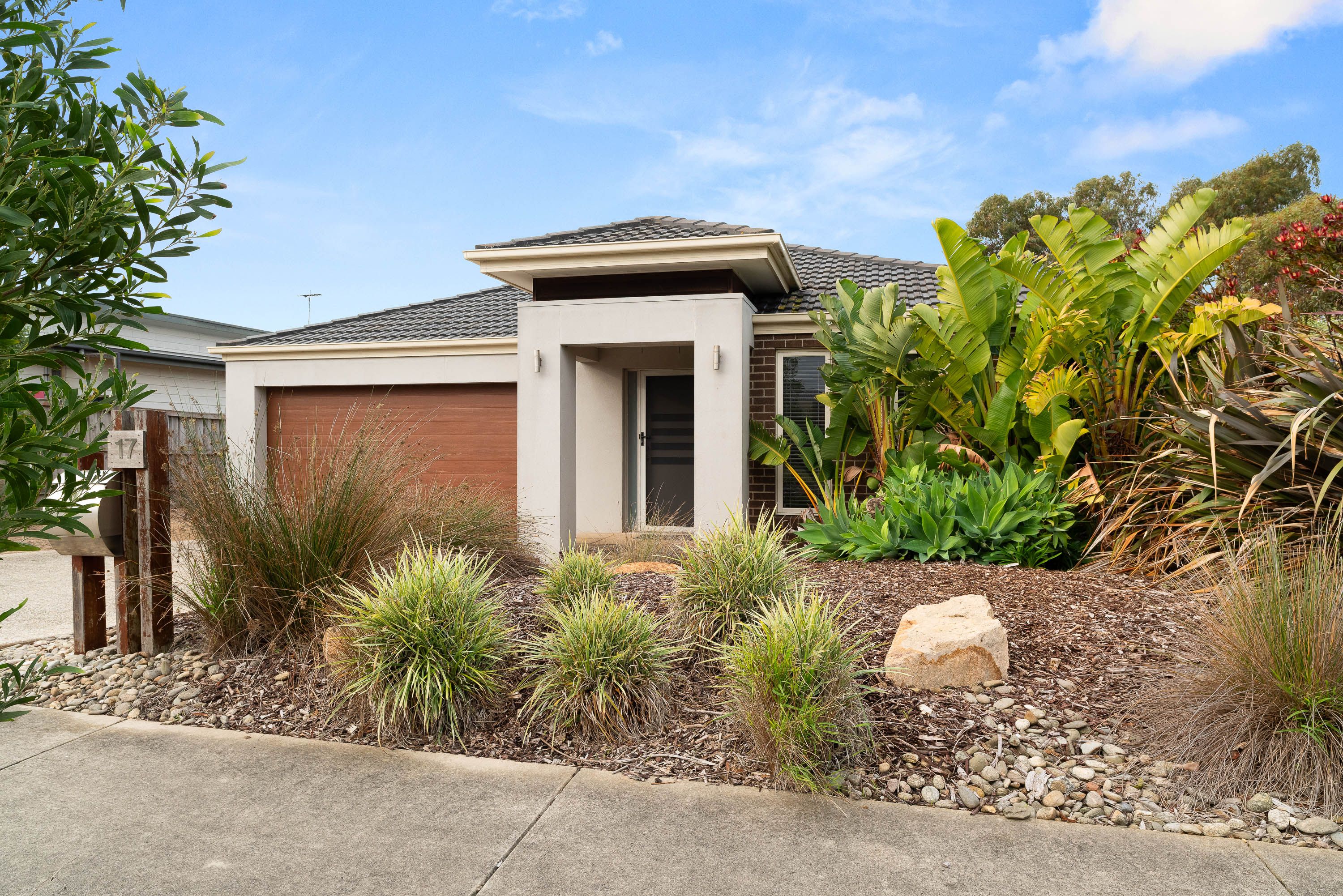 17 Lomandra Drive, Cowes, VIC 3922
