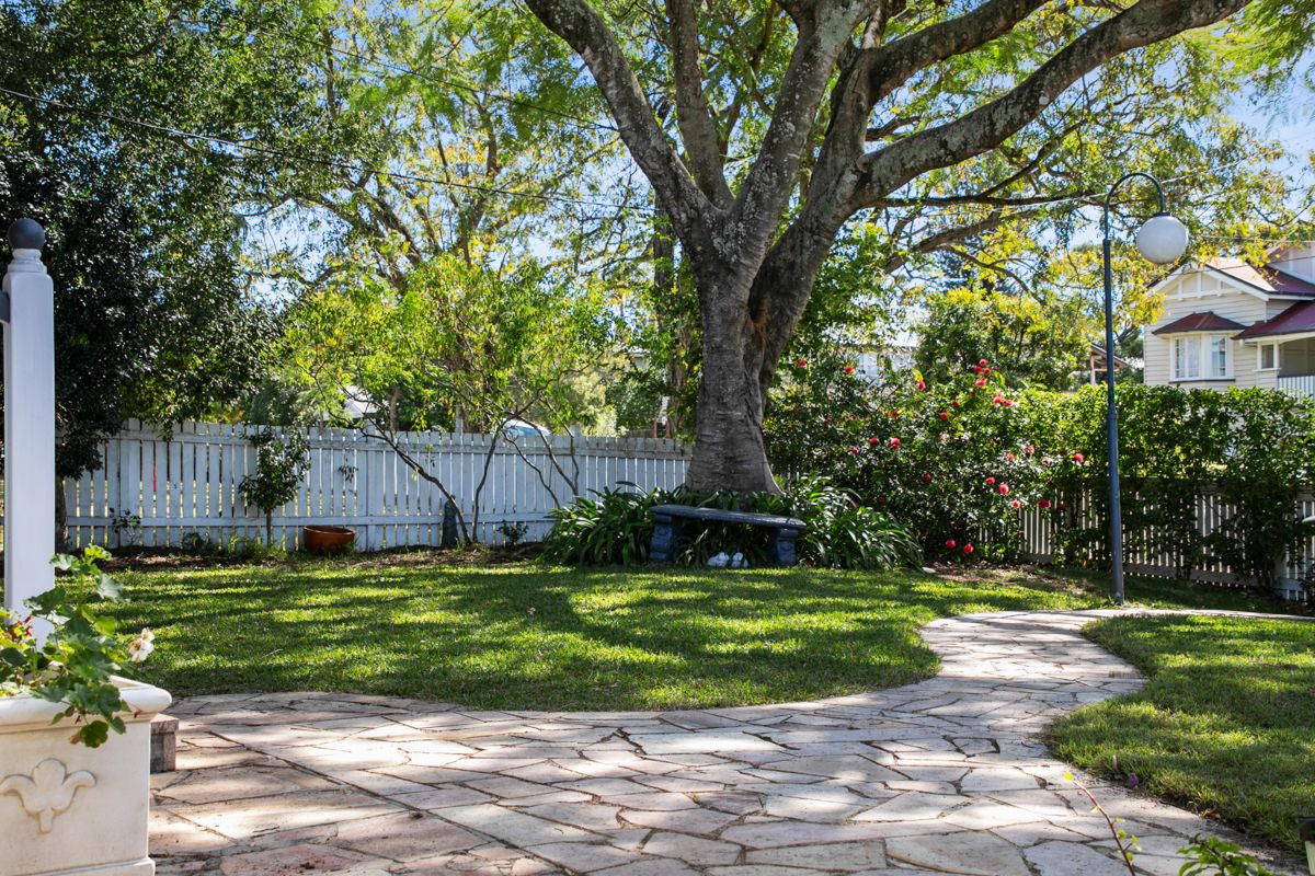 52 Bank Road, Graceville, QLD 4075