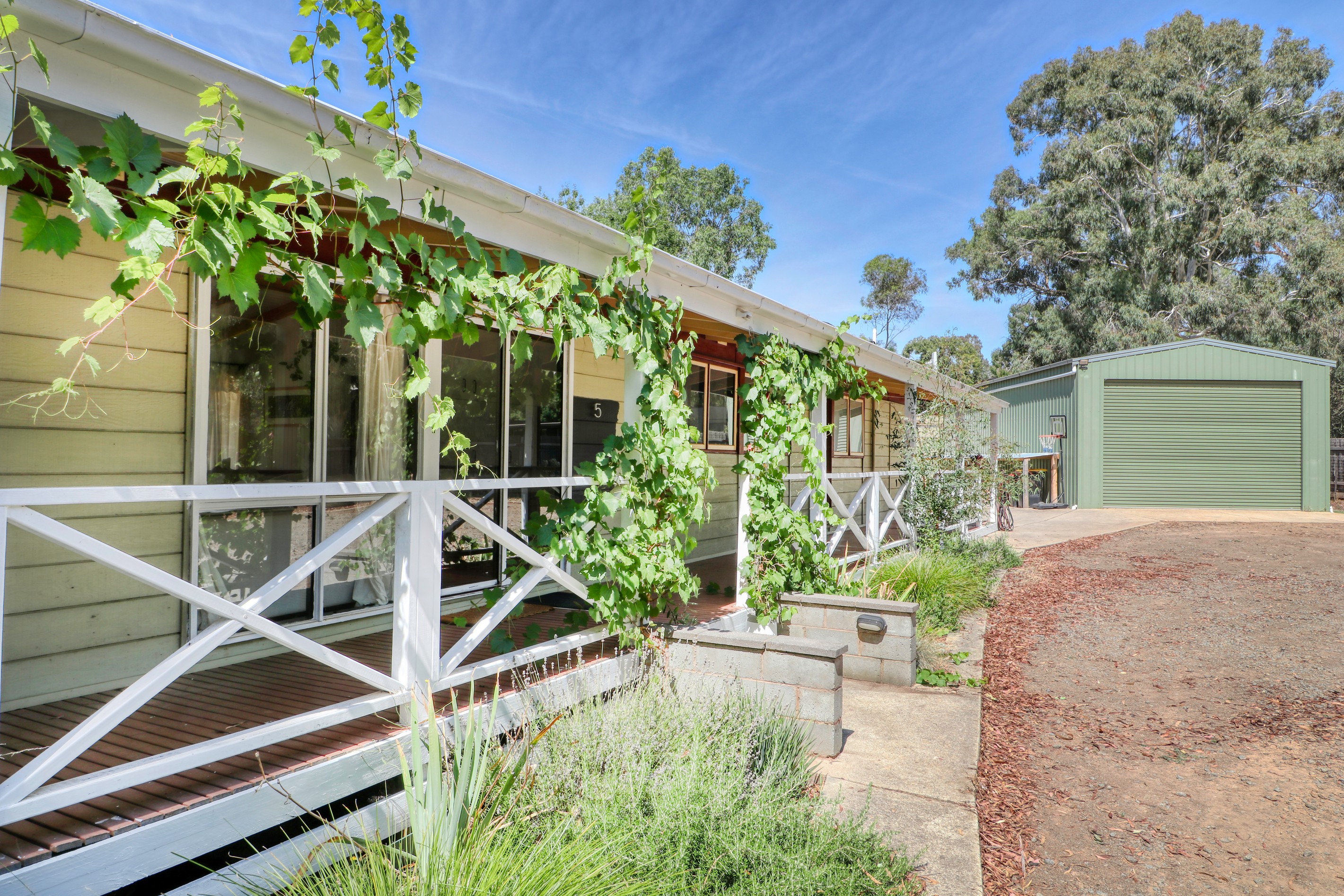 5 Amor Drive, Mansfield, VIC 3722