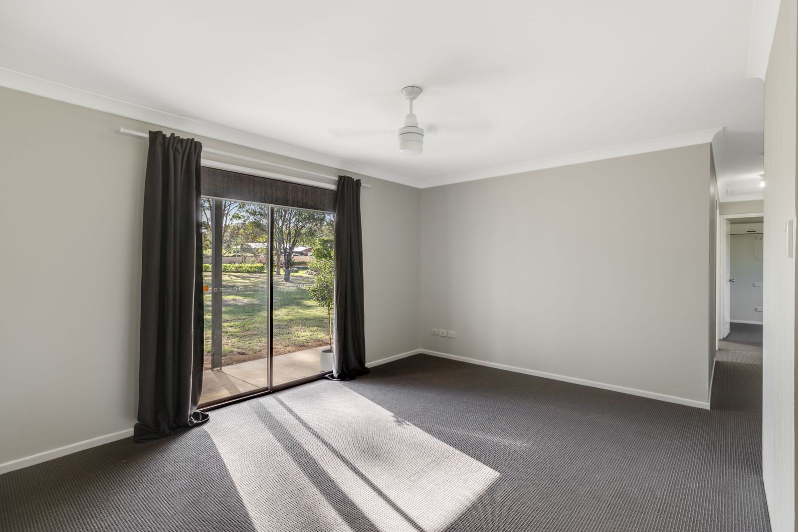 28 Eileen Court — photo 7 of 14