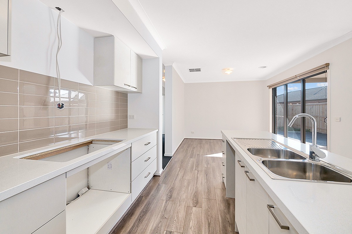 3 Mabillon Way, Clyde North, VIC 3978