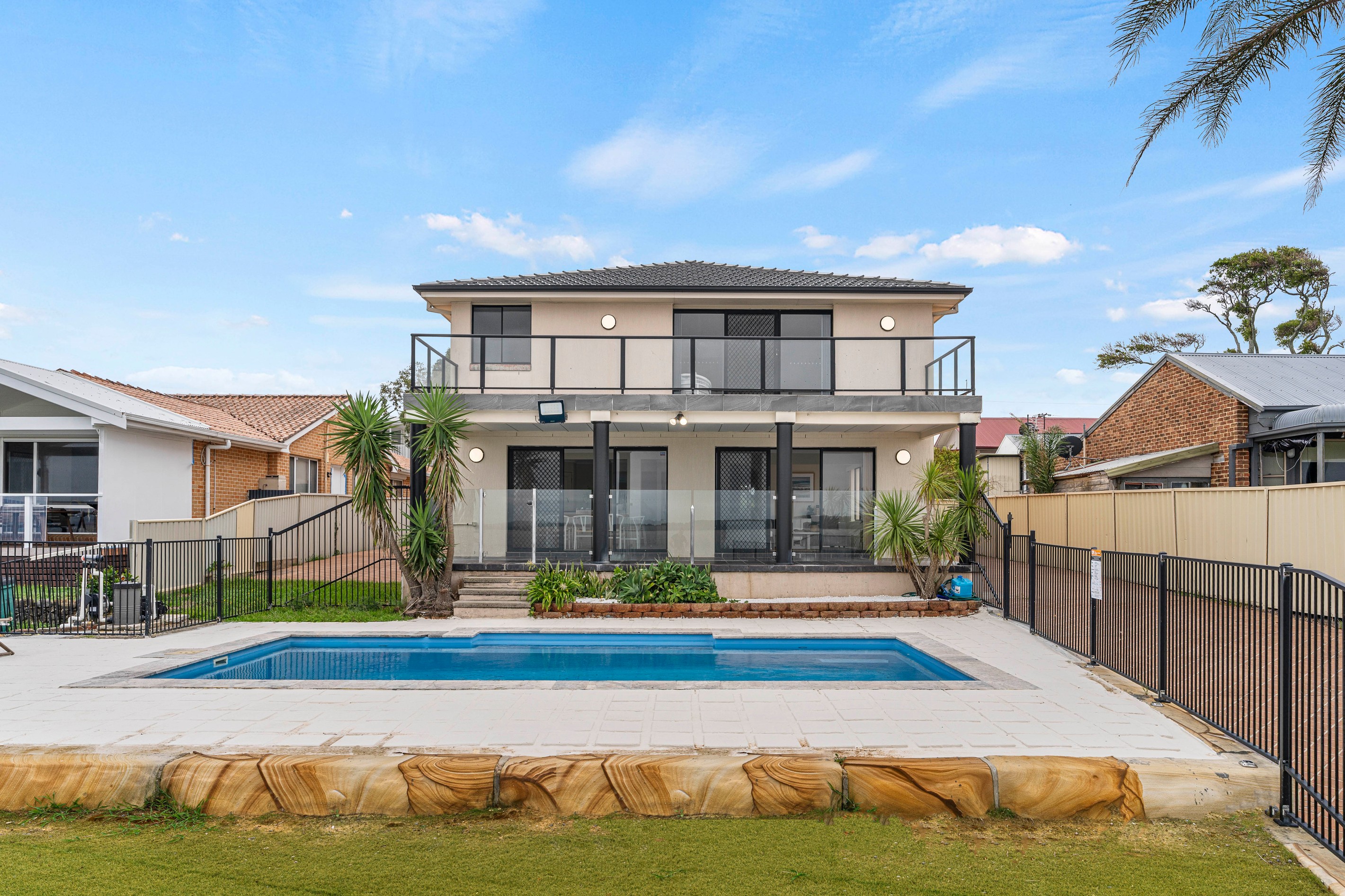 141 Main Road, Toukley, NSW 2263