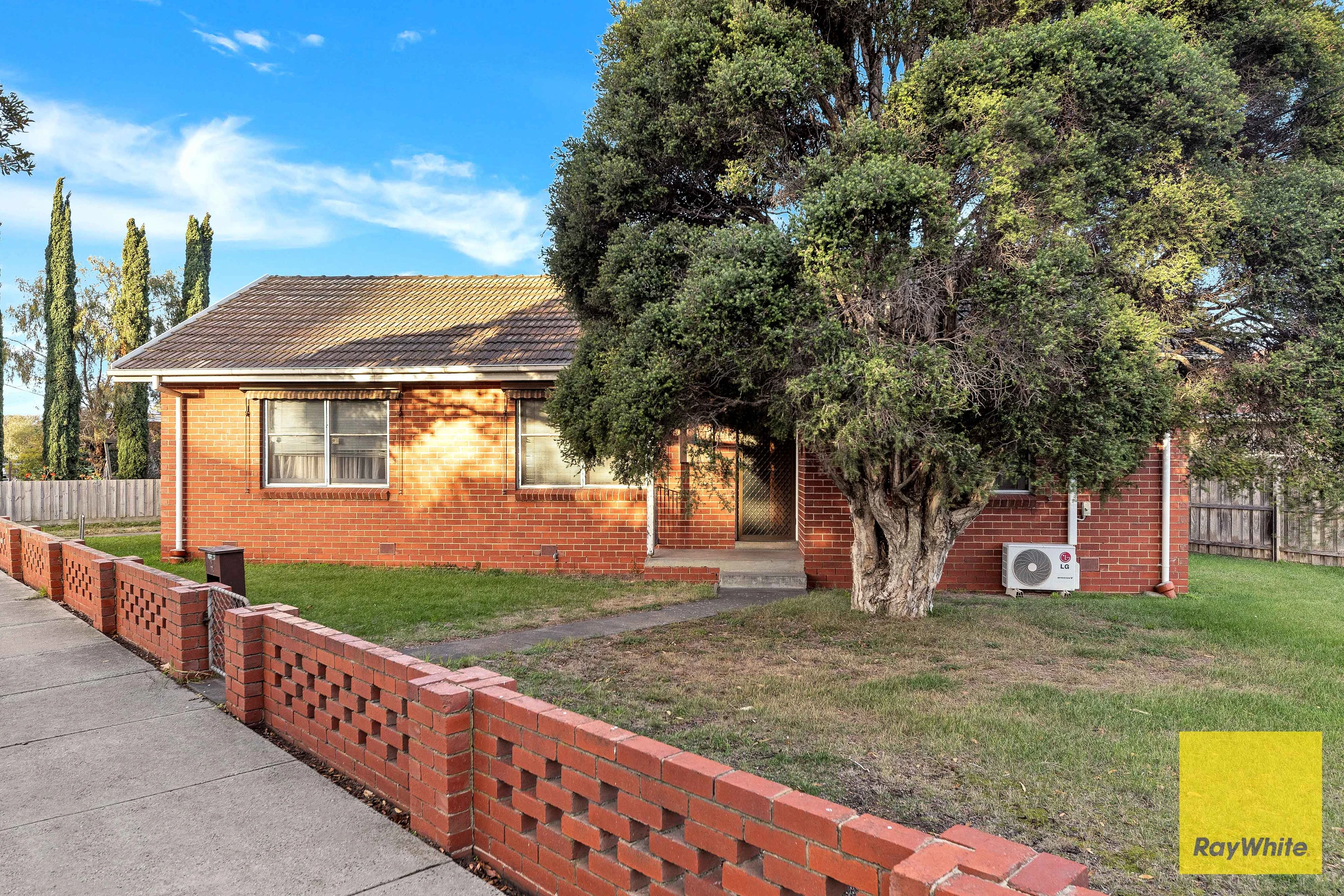 4 Robertson Crescent, Laverton, VIC 3028