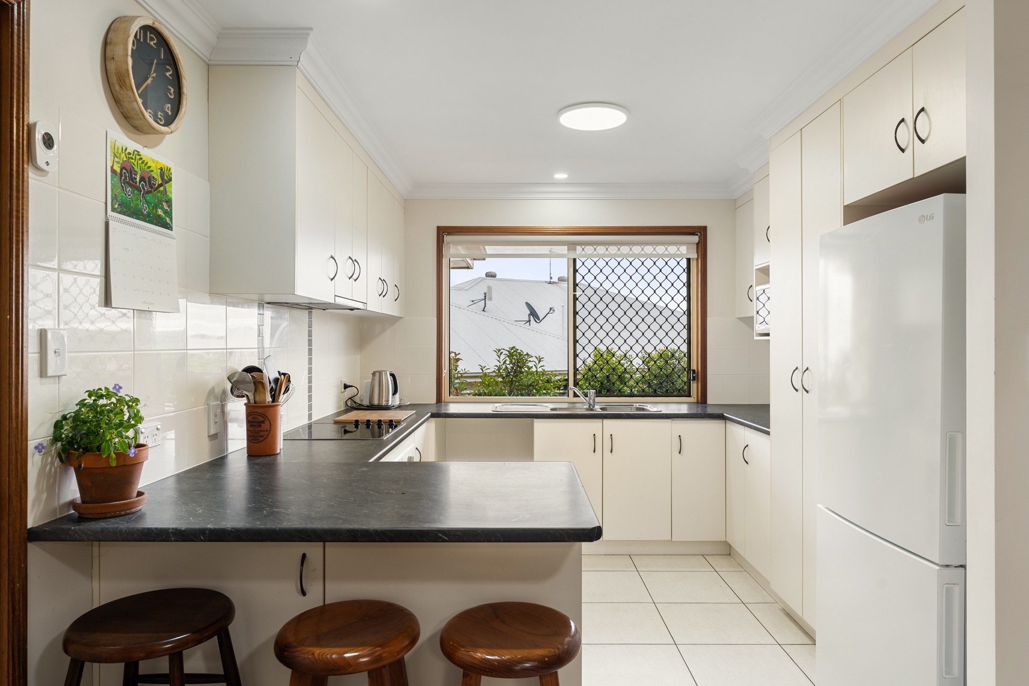 24 Naomi Drive, Crows Nest, QLD 4355