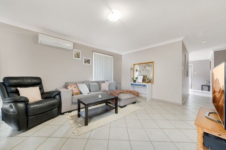 8 Buna Close, Mount Annan, NSW 2567