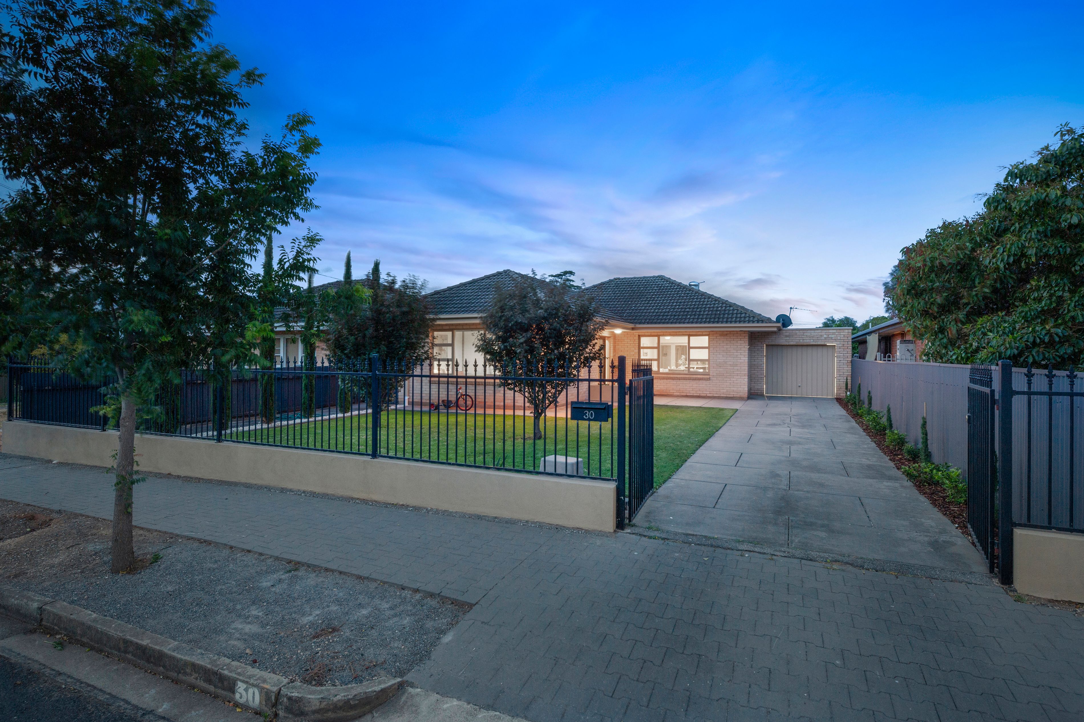 30 Kingston Avenue, Daw Park, SA 5041