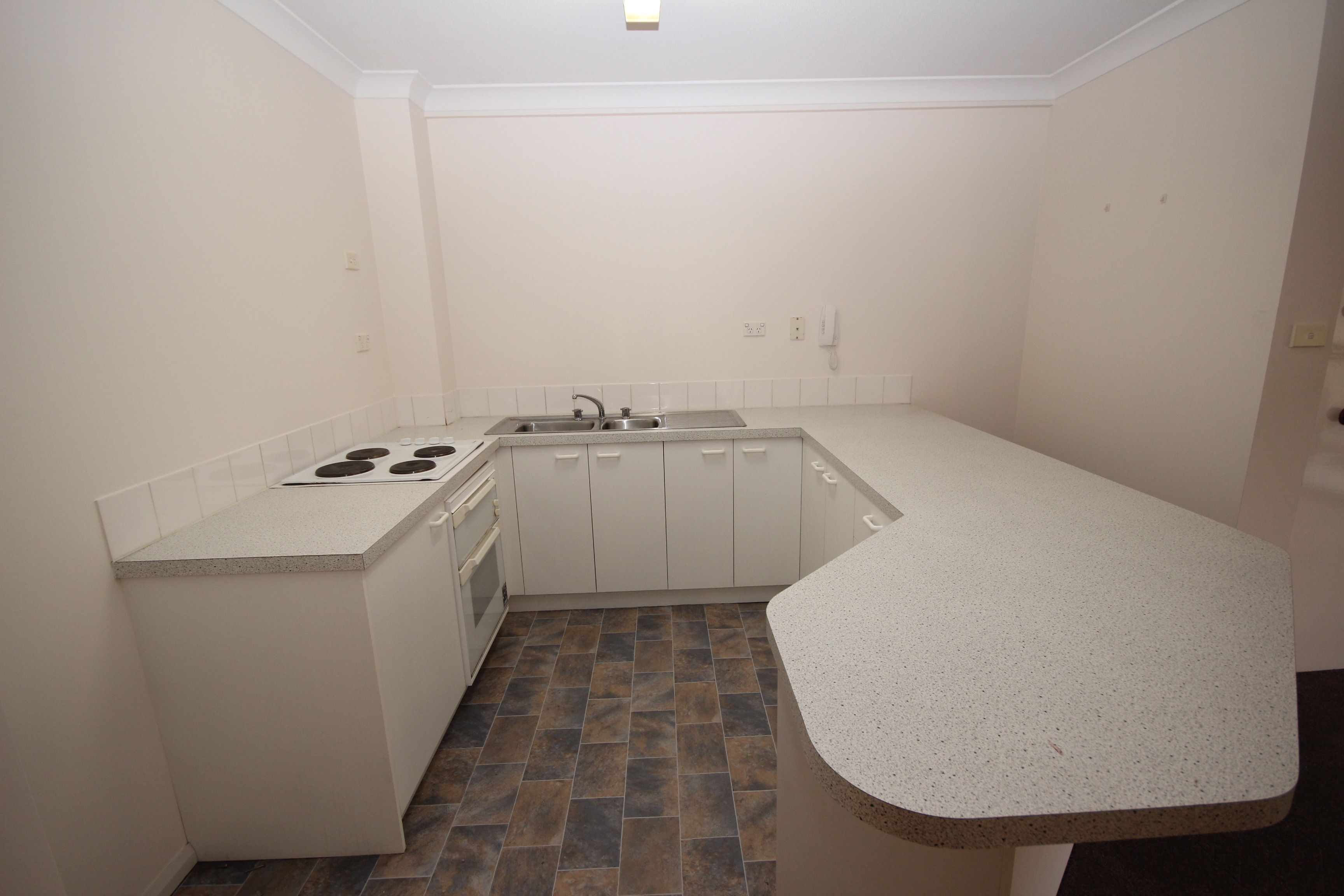 58/53 McMillan Crescent — photo 8 of 19