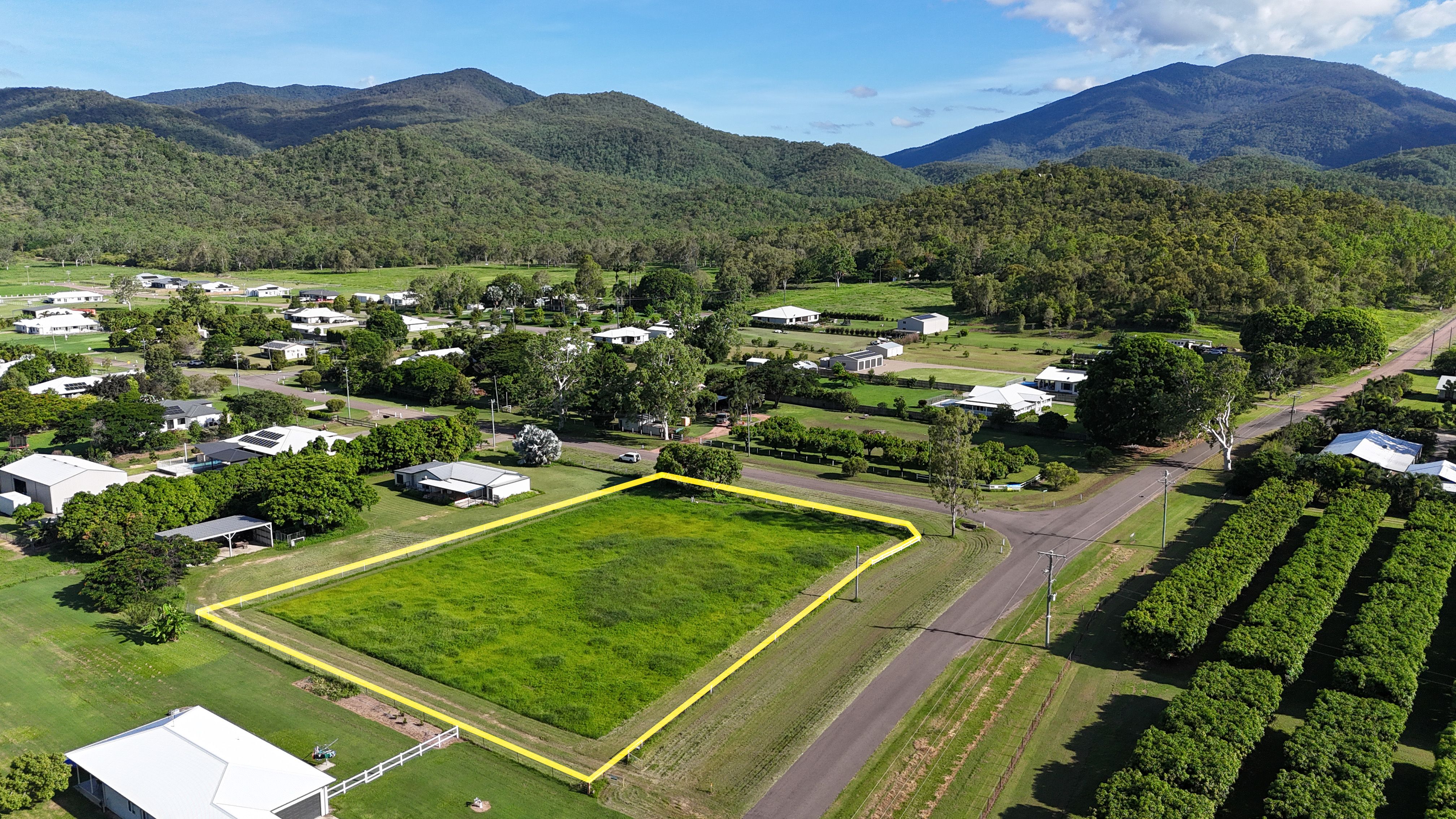 157 Williams Road, Alligator Creek, QLD 4816
