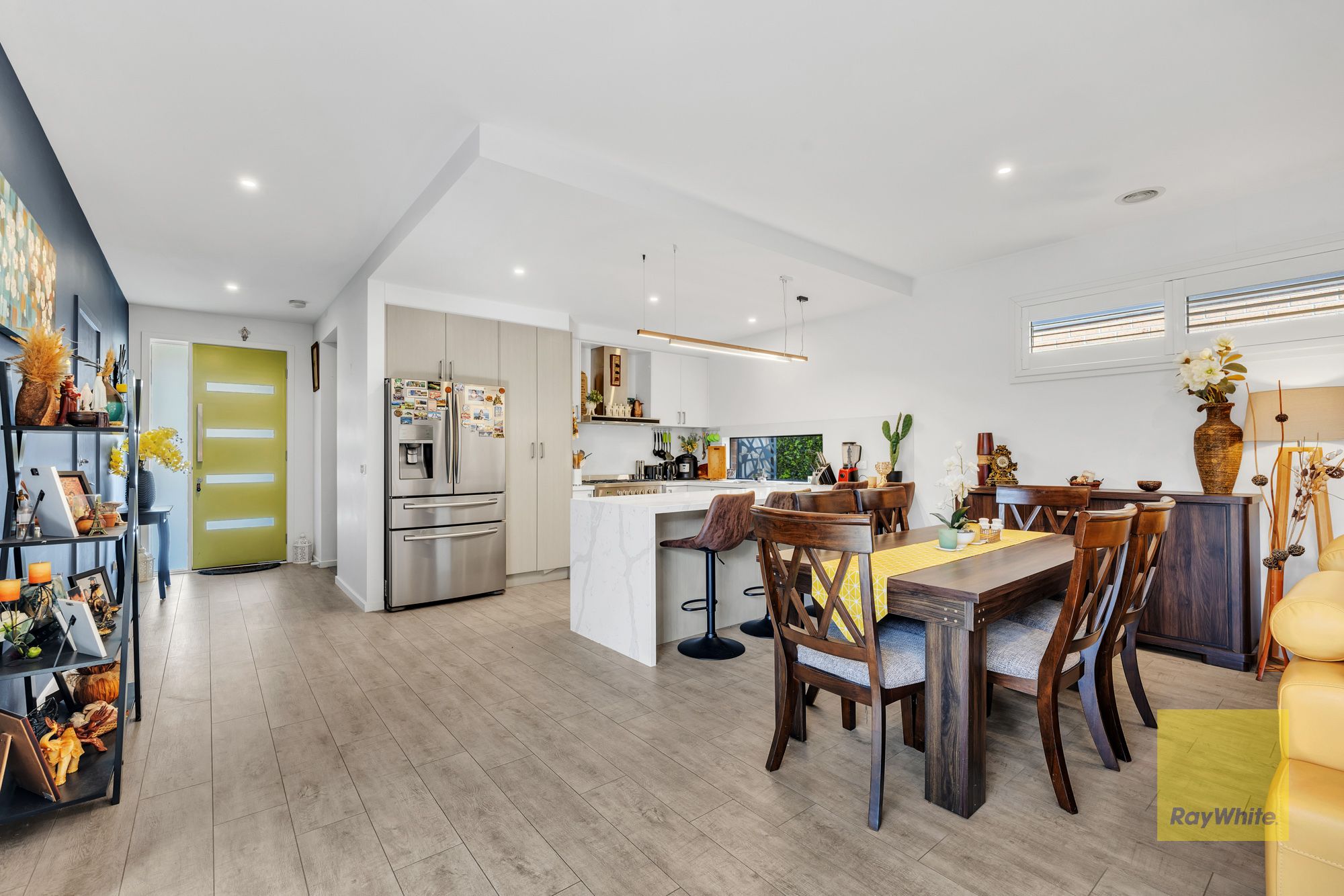 11 Parkstone Crescent — photo 8 of 25