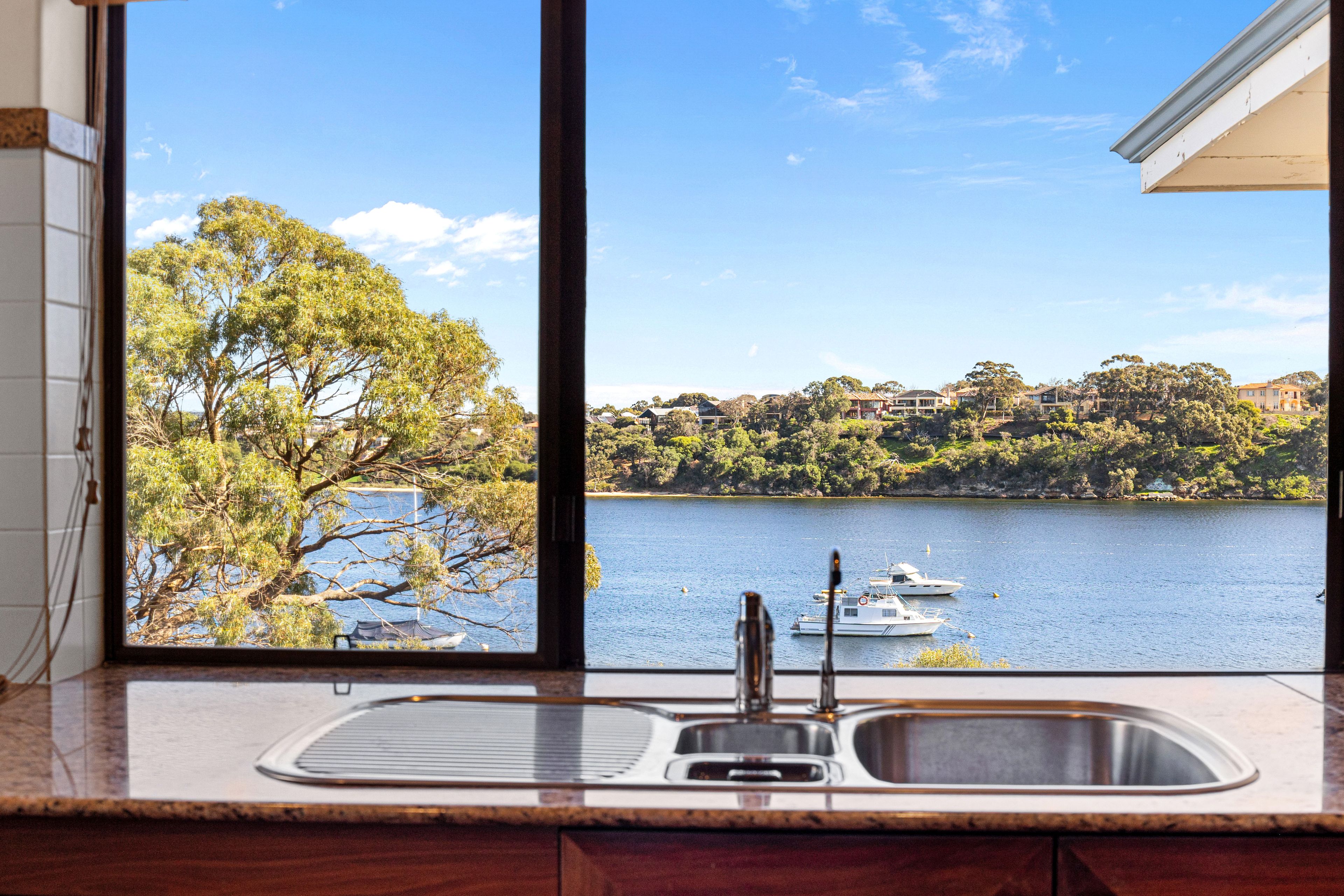46 Blackwall Reach Parade — photo 10 of 26