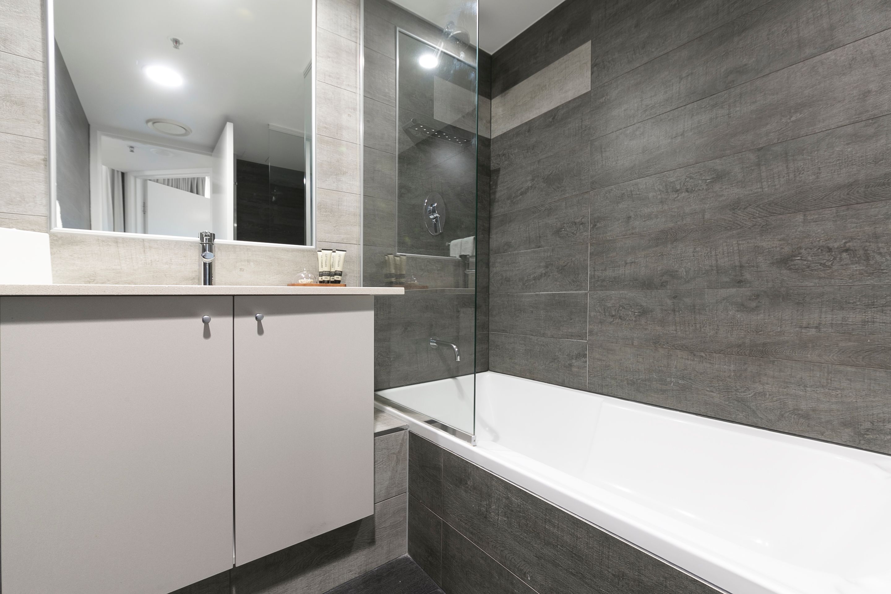 2401/95 Charlotte Street — photo 10 of 20