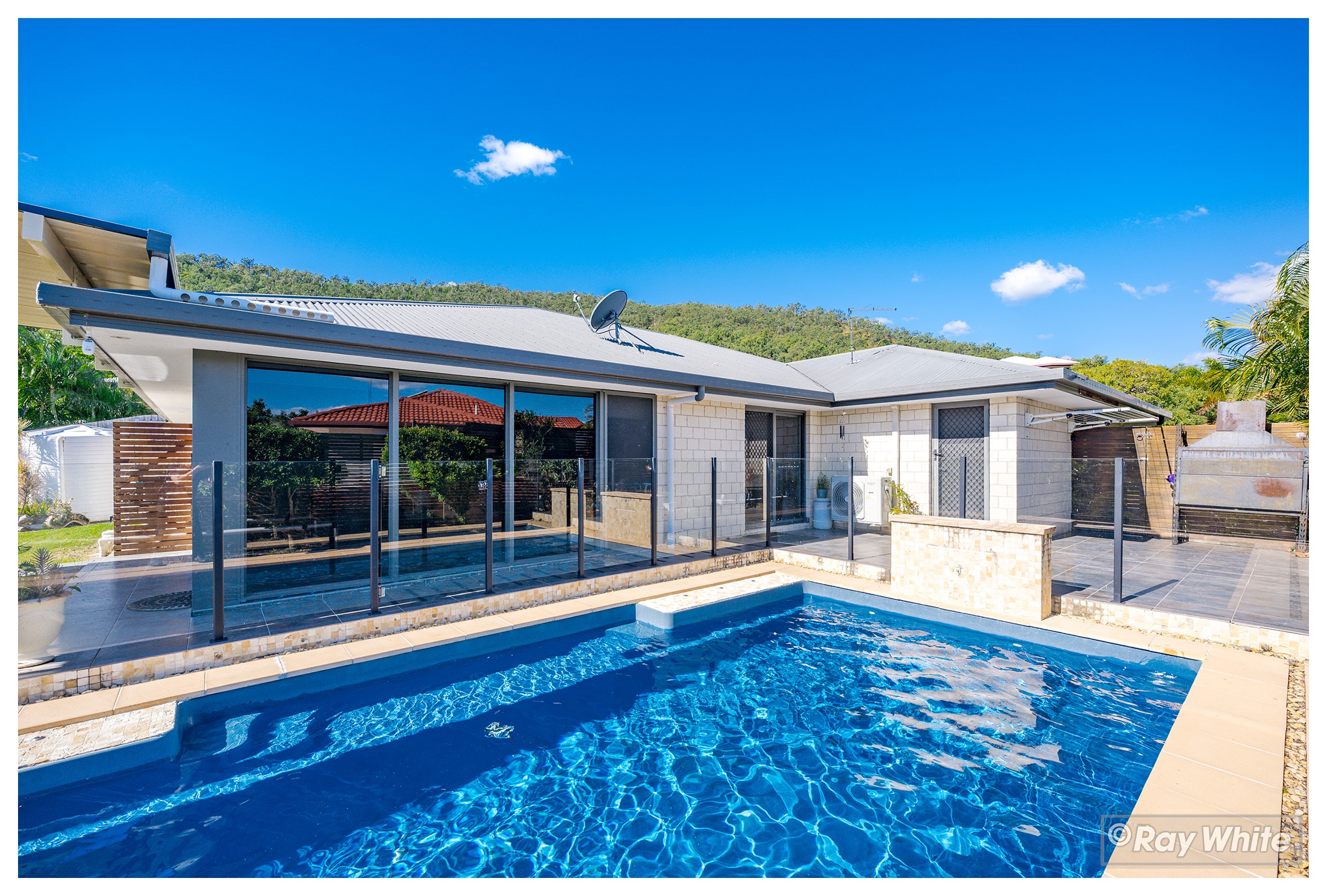 17 Woodford Way, Norman Gardens, QLD 4701