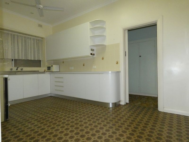 8 Fourth Street, Warooka, SA 5577