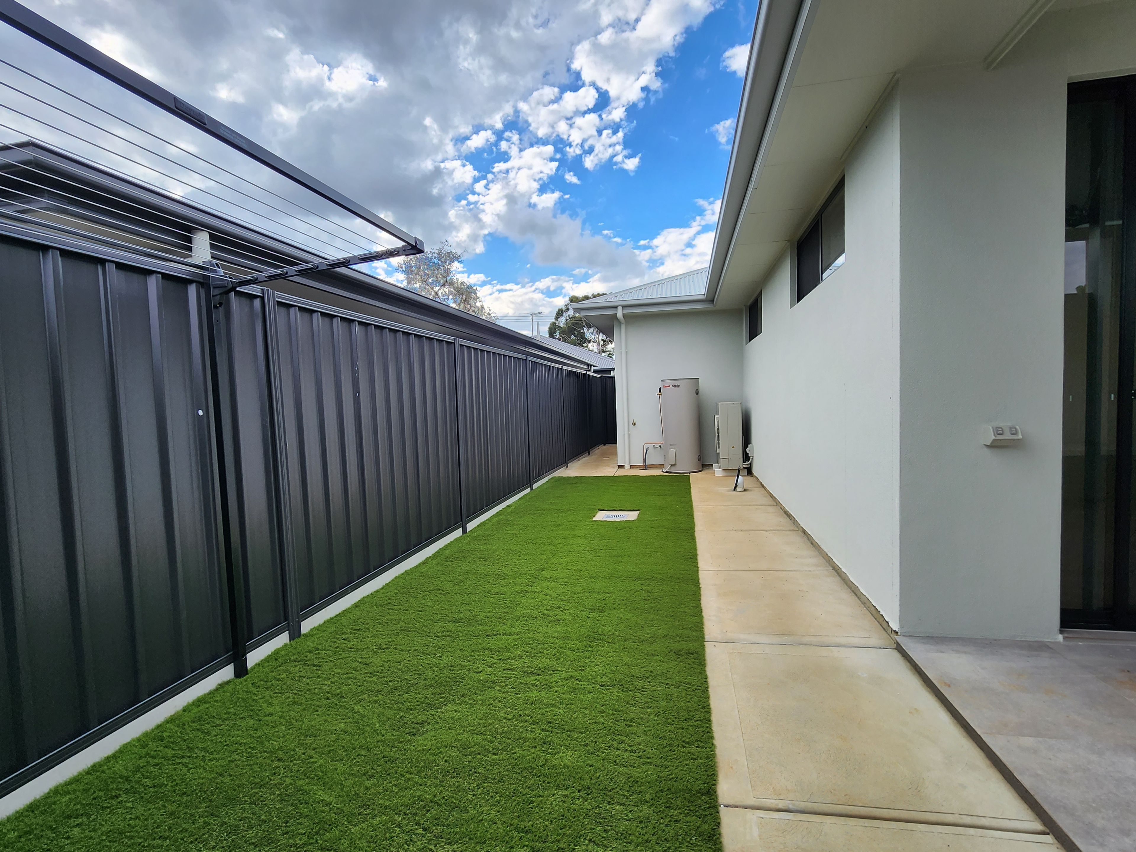 40 Barrington Crescent — photo 12 of 12