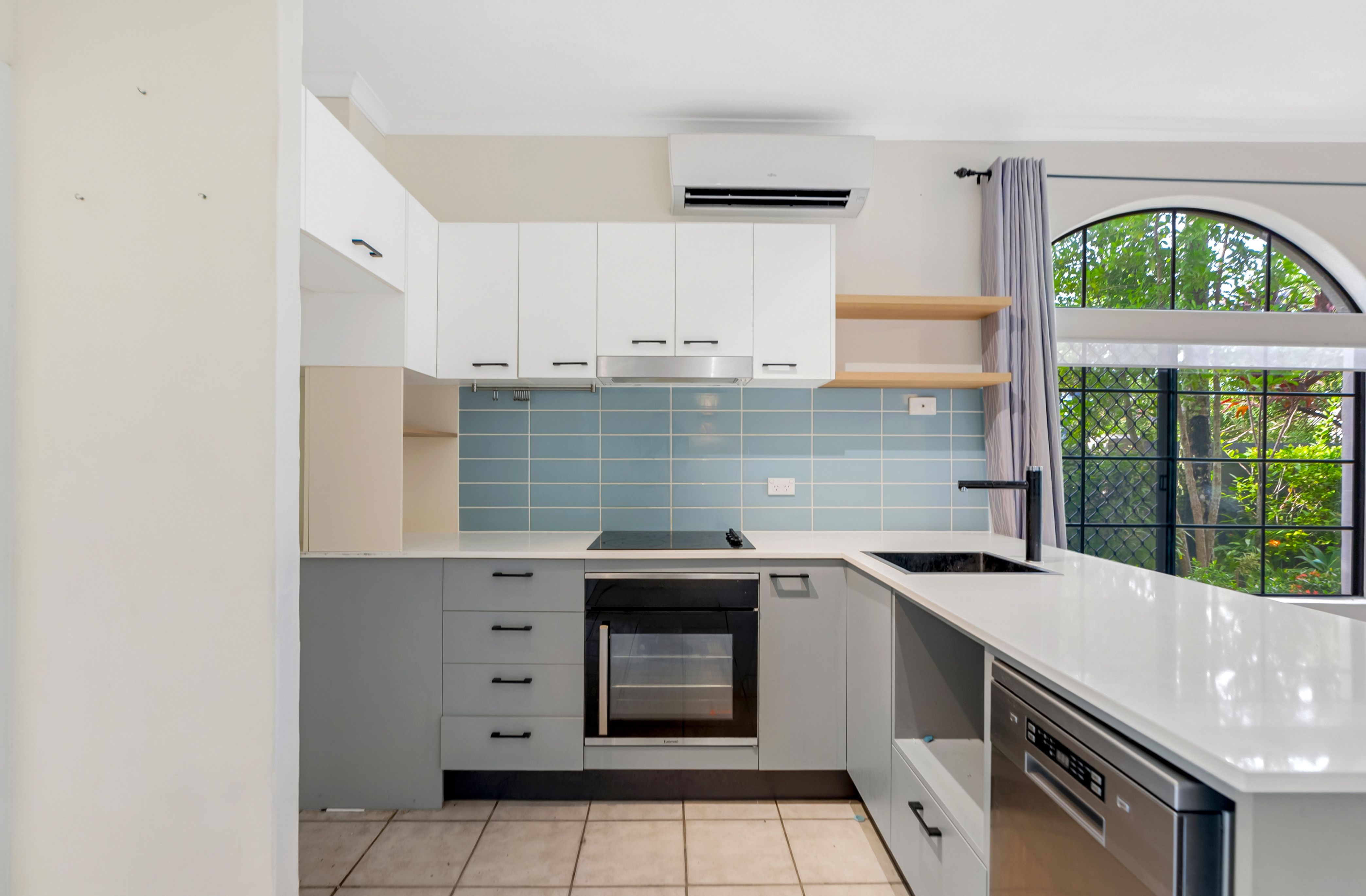 3/163 Buchan Street, Westcourt, QLD 4870