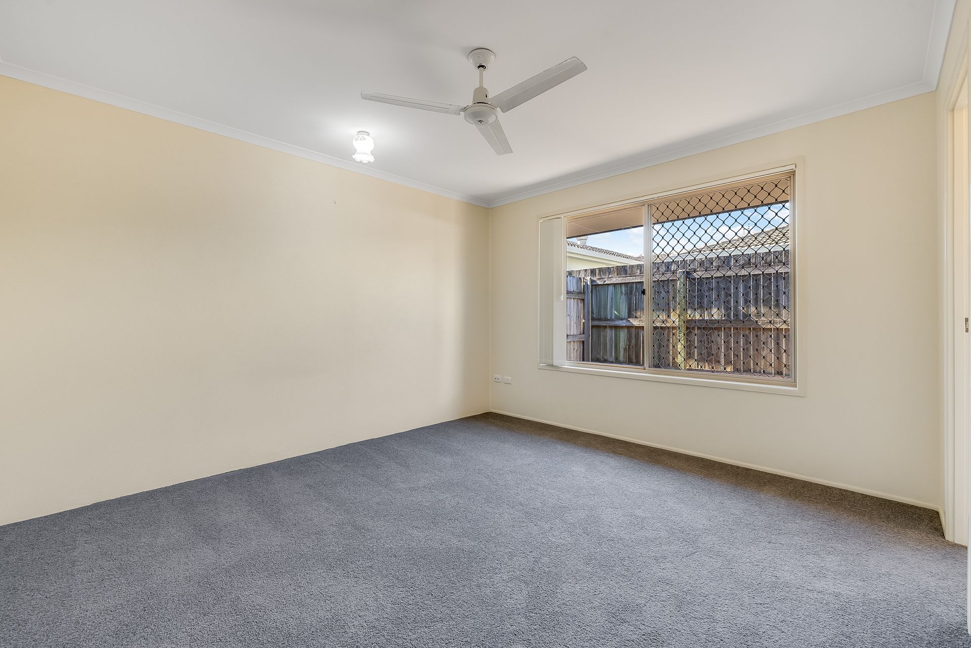 2/101 Goonawarra Drive — photo 10 of 17