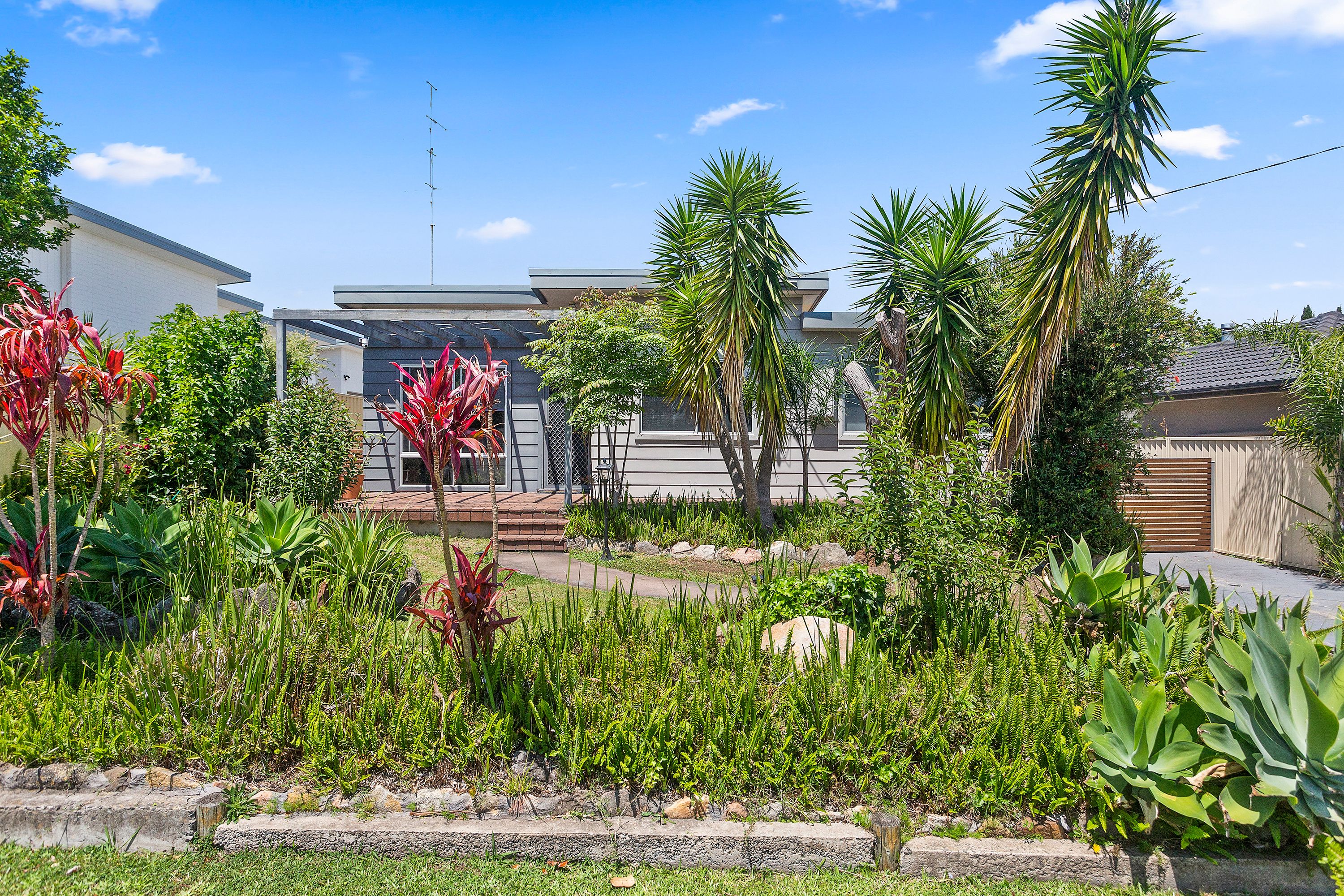 13 Hopetoun Street , Oak Flats NSW 2529