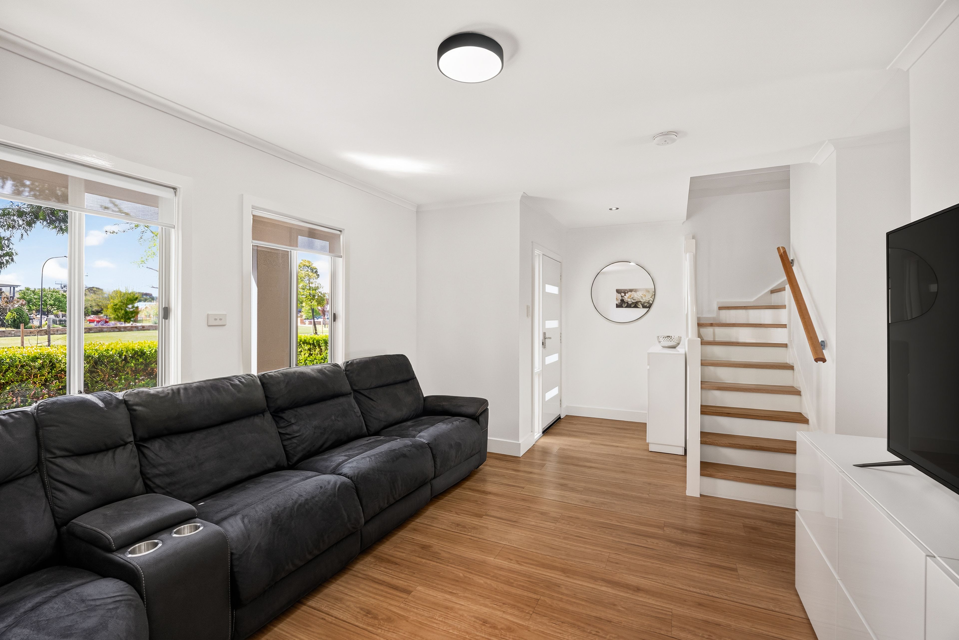 16 Telfer Street — photo 3 of 17