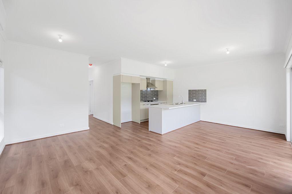 18 Salcombe Way — photo 6 of 18