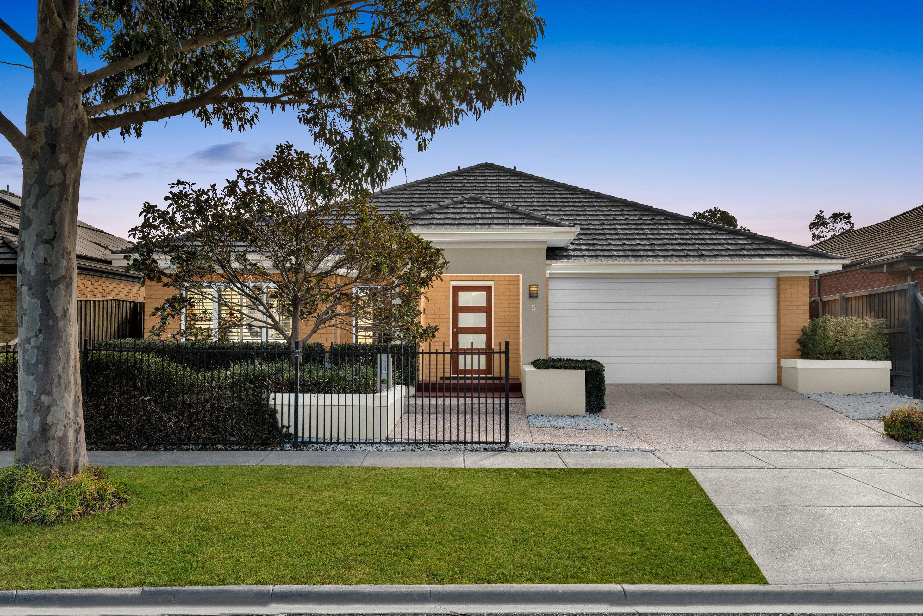 5 Sunline Way — photo from Ray White Cranbourne