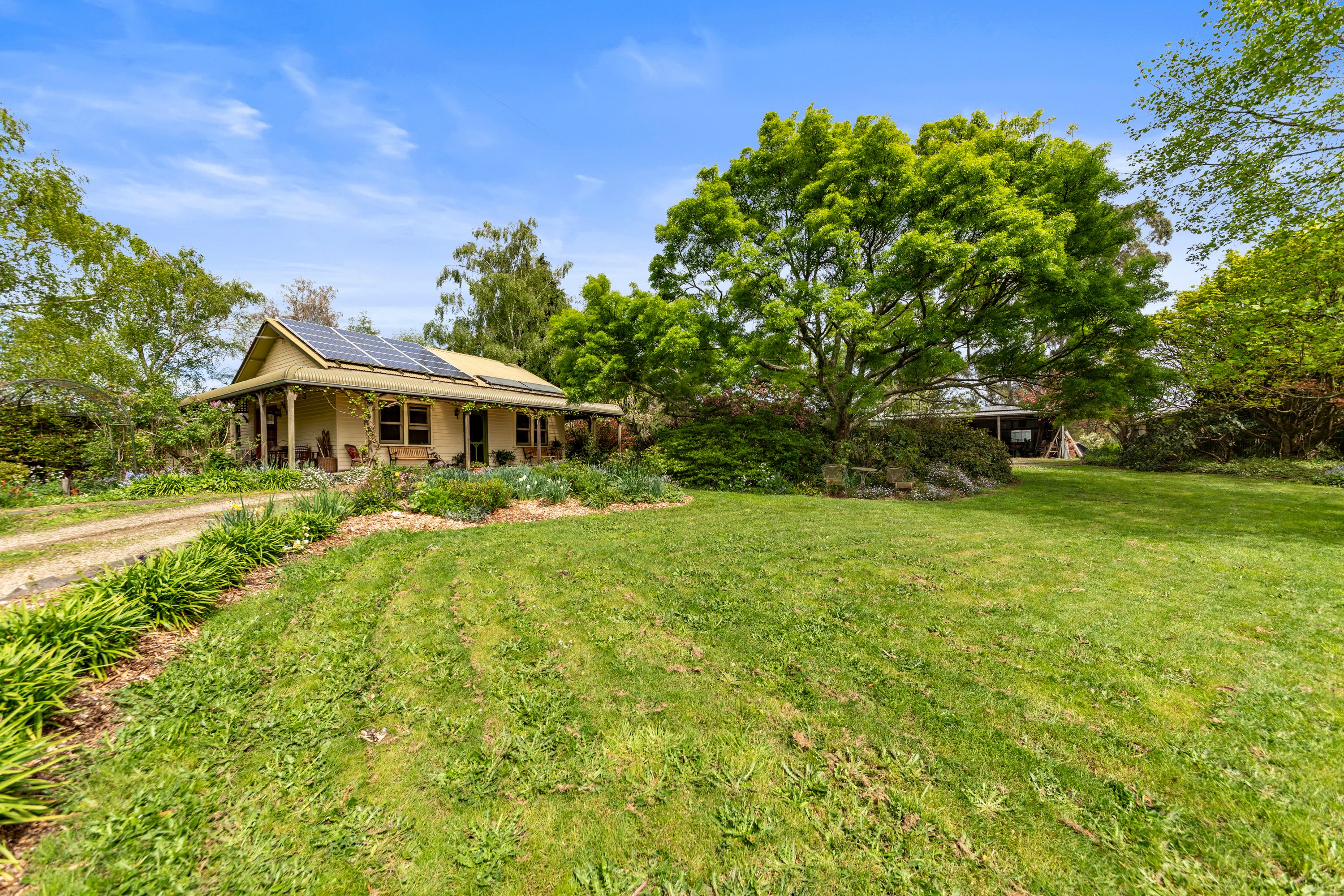 52 Earls Road — photo 4 of 30