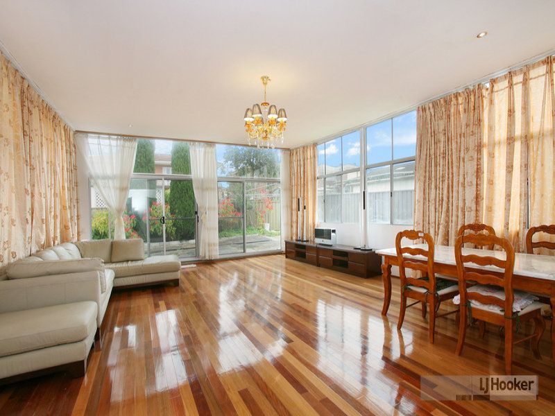 17 Munmurra Road, Riverwood, NSW 2210
