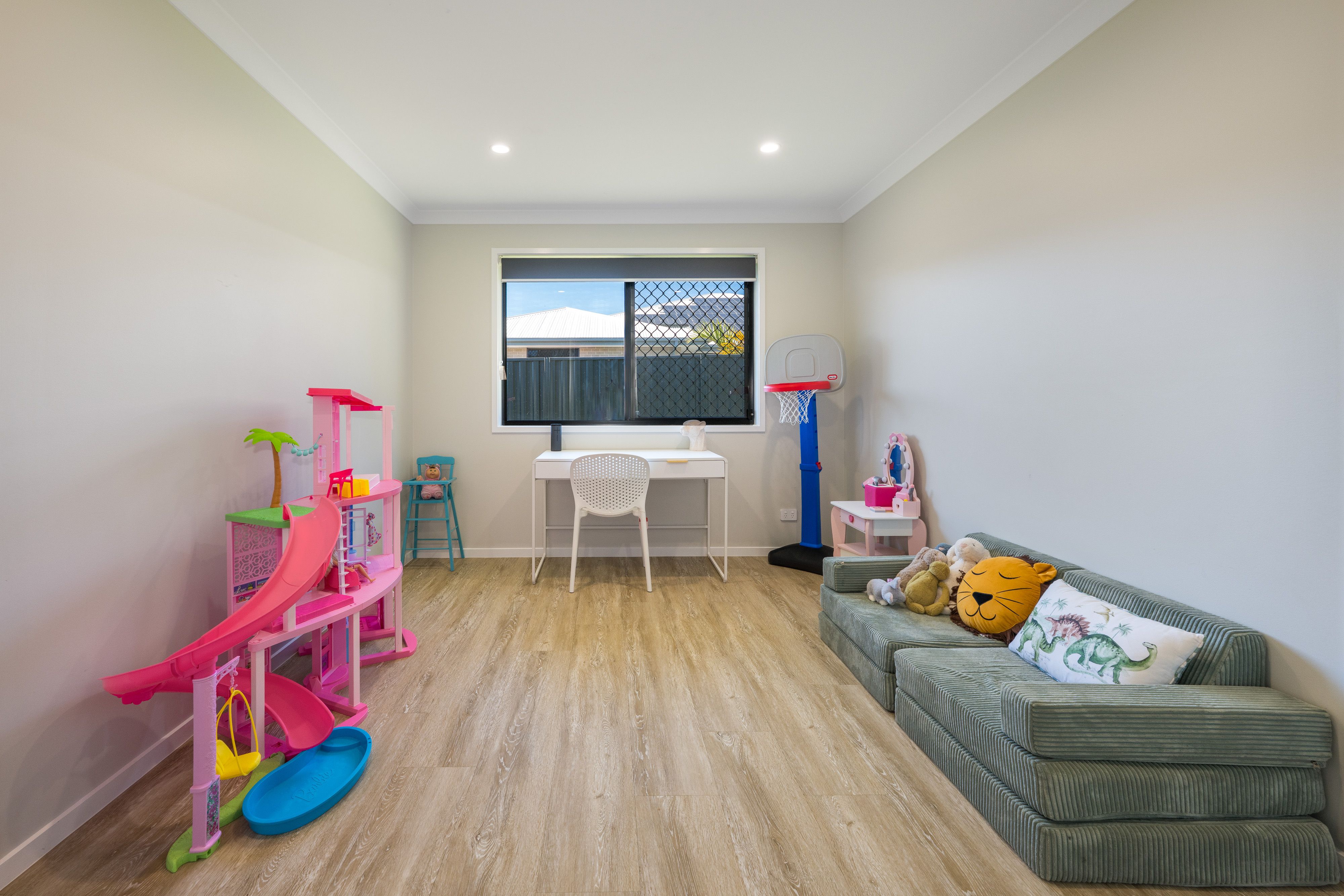 52 Brookvale Drive — photo 12 of 22