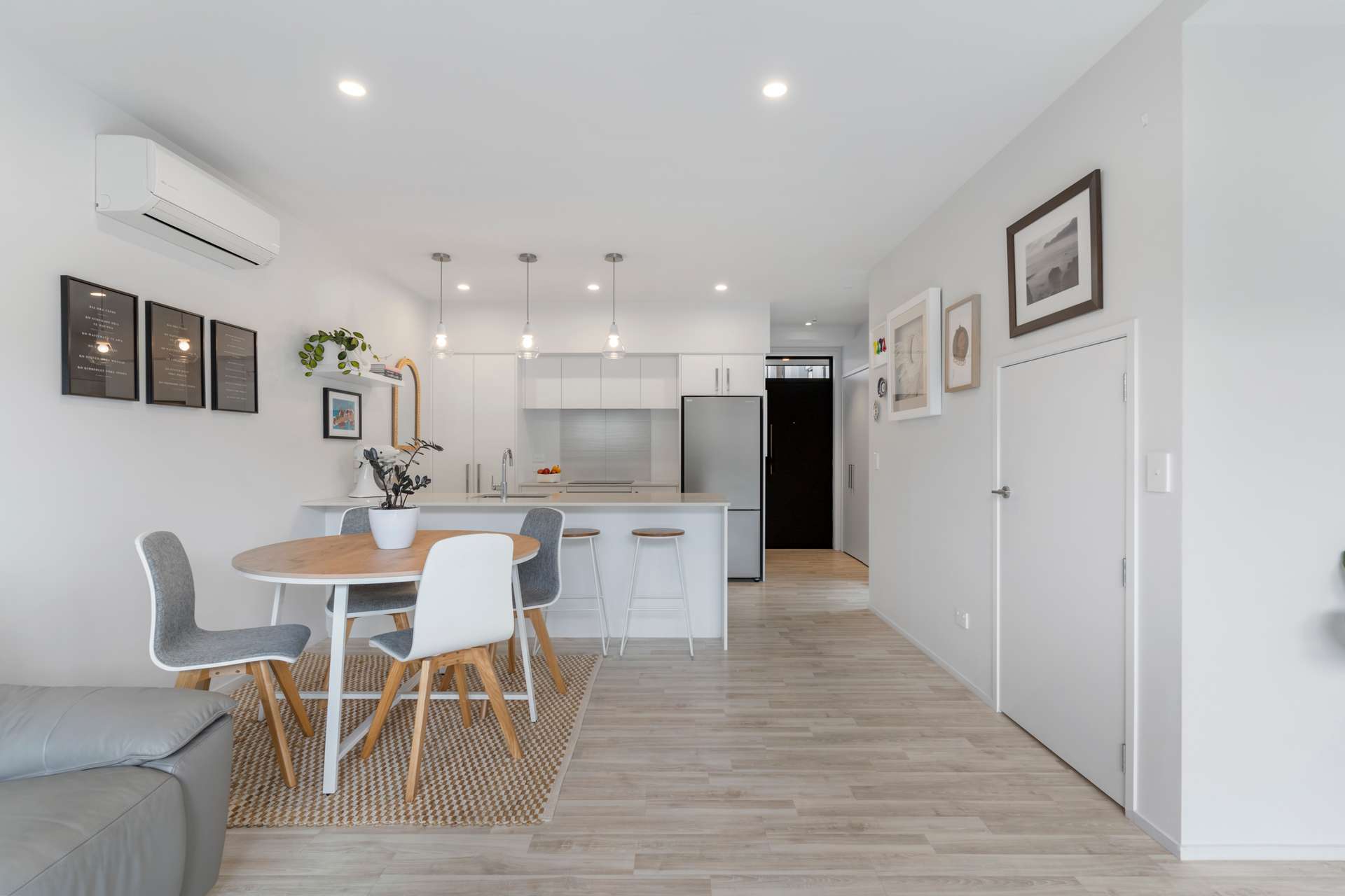 13 Gateway Avenue photo 6