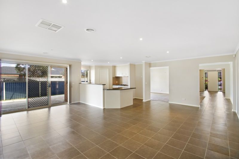 64 Shearwater Drive, Pakenham, VIC 3810