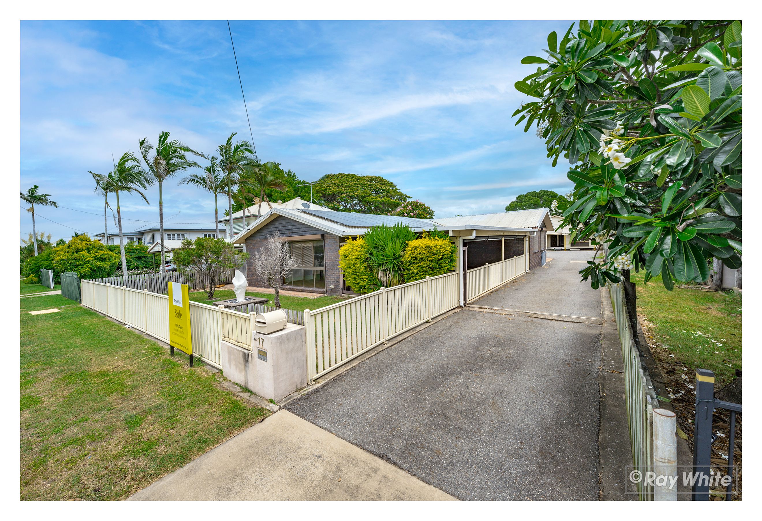 17 Hollingsworth Street, Kawana, QLD 4701