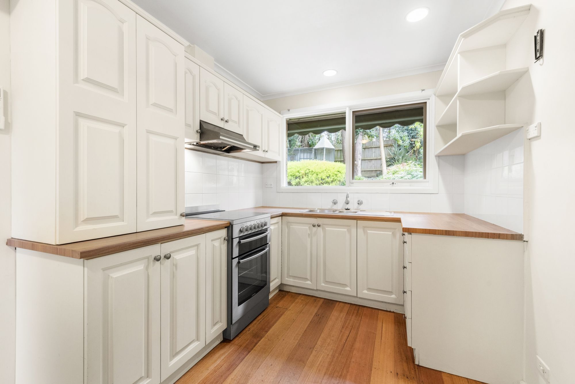 13 Kumbada Avenue, Upwey, VIC 3158